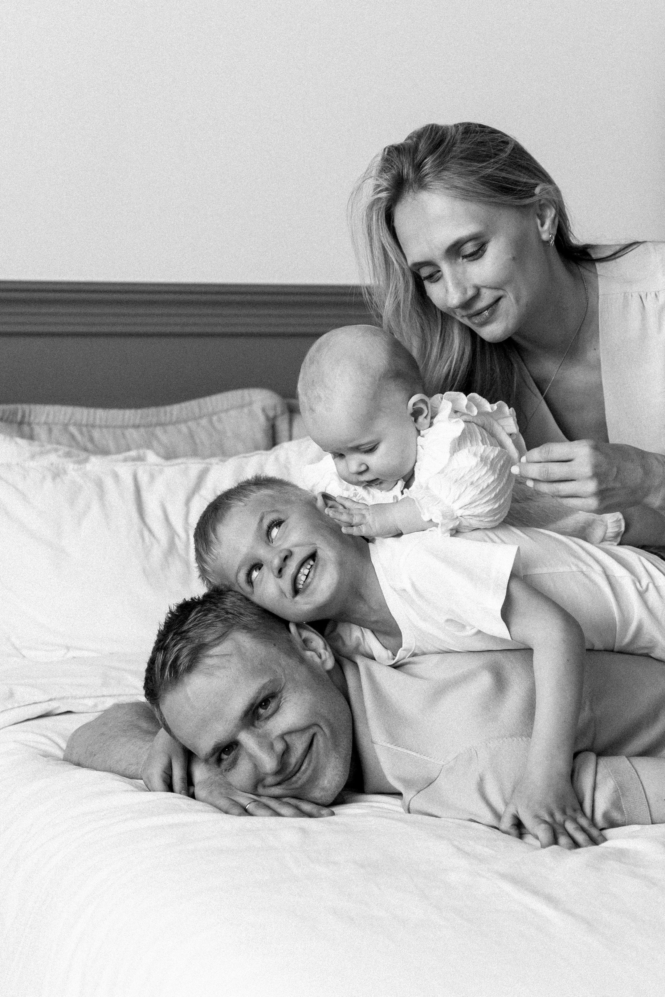 СЕМЬЯ студийная. СЕМЕЙНЫЙ фотограф Краснодар Анастасия Михайлова