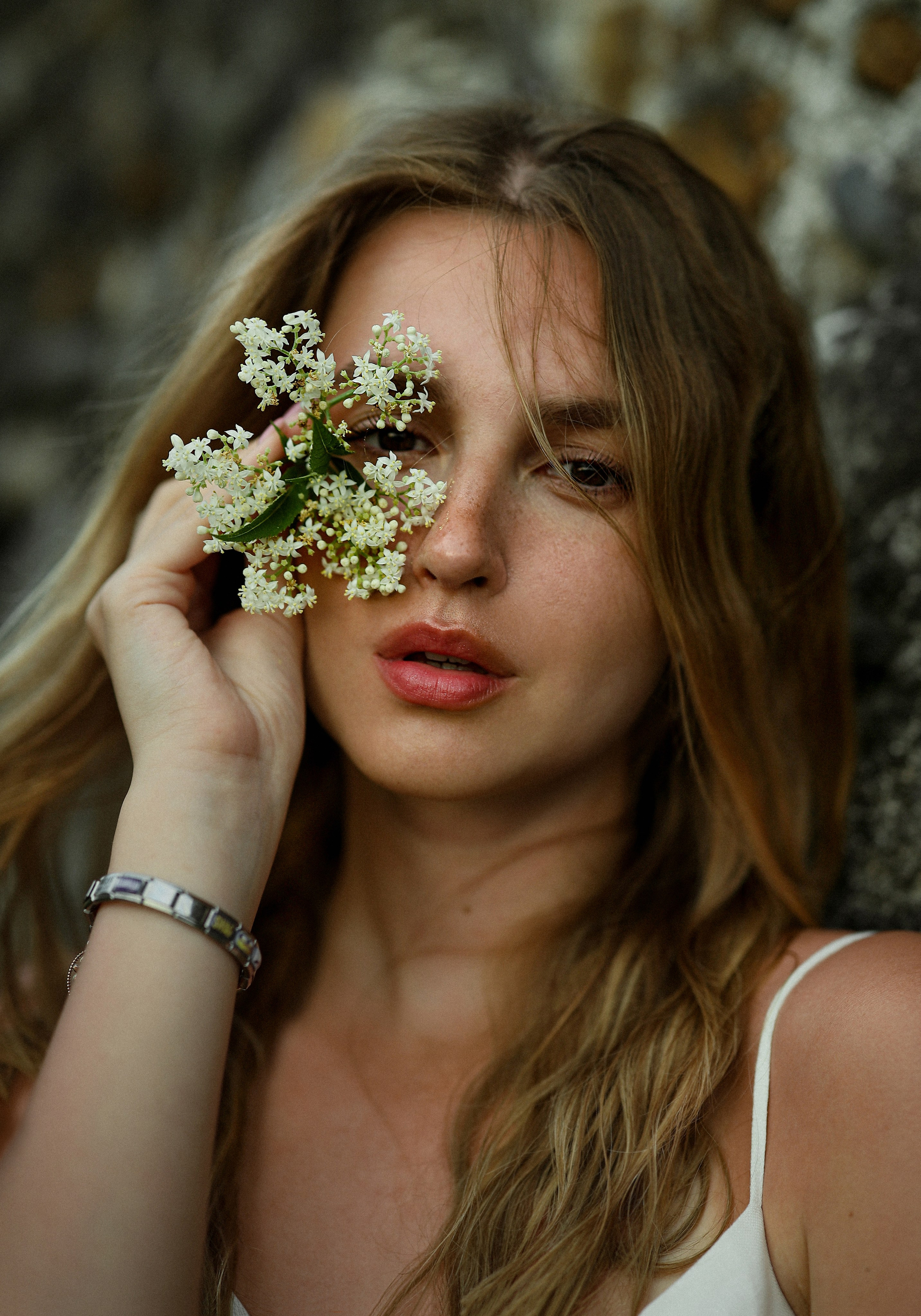 Фотосессия у разрушенной крепости в Абхазии. Свадебный и семейный фотограф в Абхазии Жанна Соснина