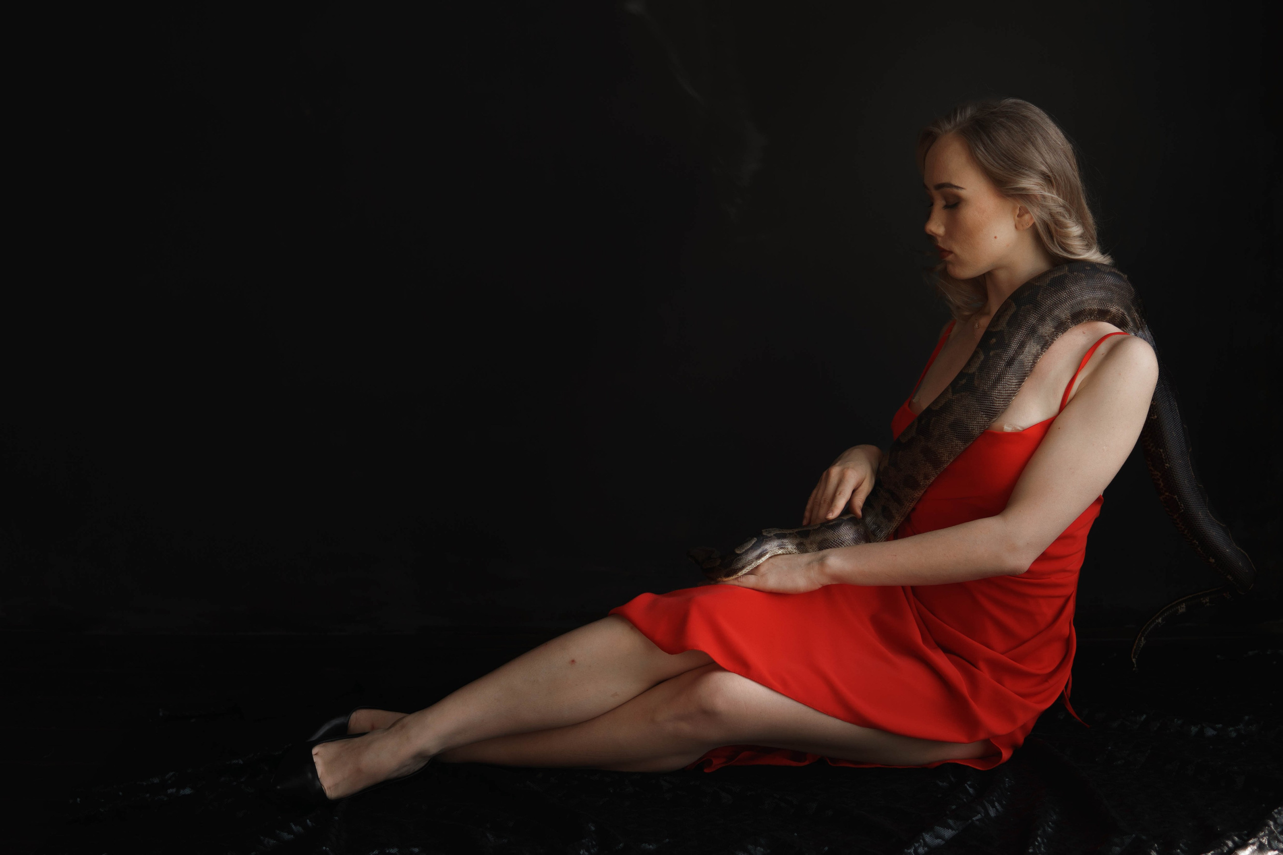 Настя и змея. Фотограф Kostyanika_olga в Екатеринбурге