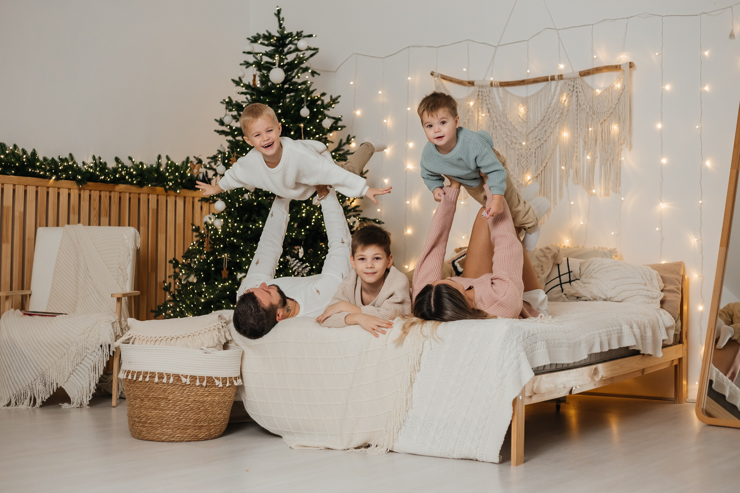 Семейная фотосессия. Фотостудия «Лайм». Фотограф Мария Новоселова. Сургут