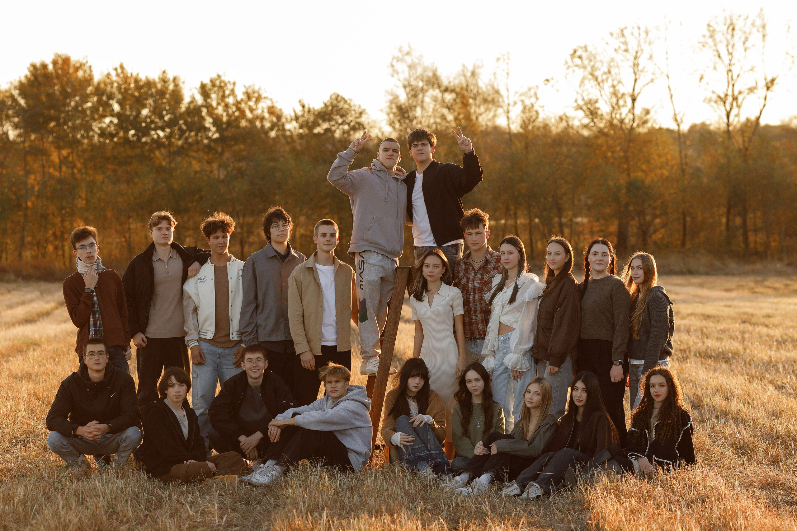 Осень 11 класс (съемка в поле). Photoalbum-vl.ru
