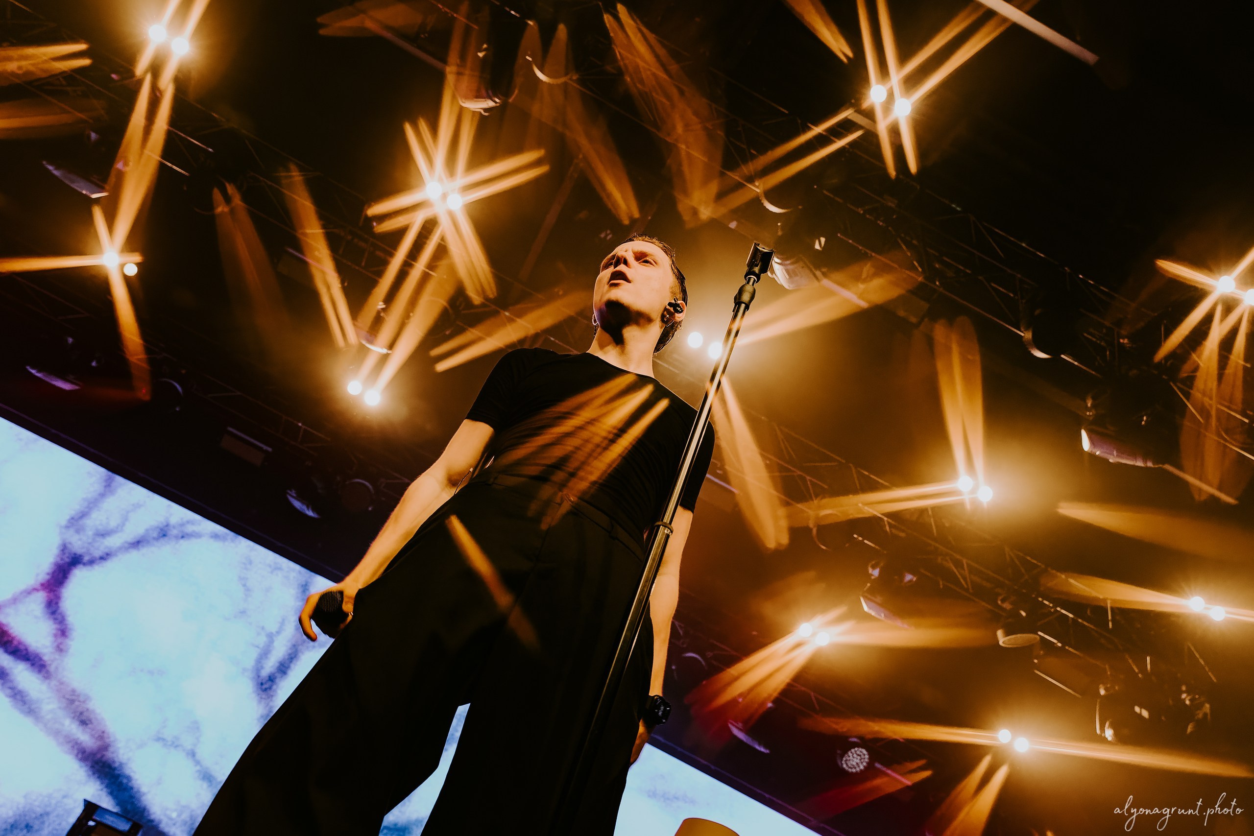 Ваня Дмитриенко, фоторепортаж СПб, A2, 23.10.2025. Алена Адрианова: фотограф в Санкт-Петербурге