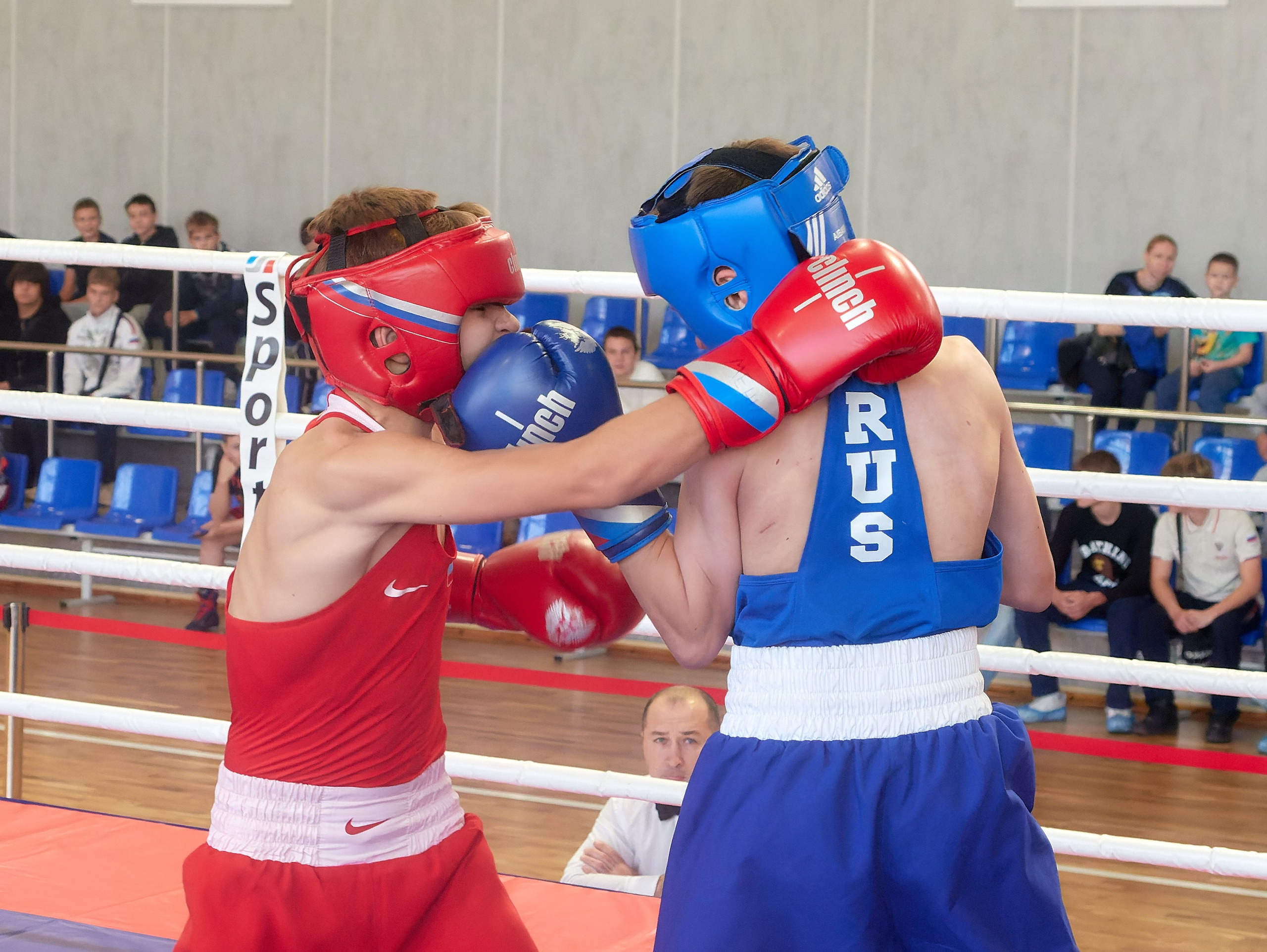 Открытие турнира по боксу памяти героя Советского Союза Михаила Крюкова. Семейный и детский фотограф в Междуреченск Олег Бамбульский