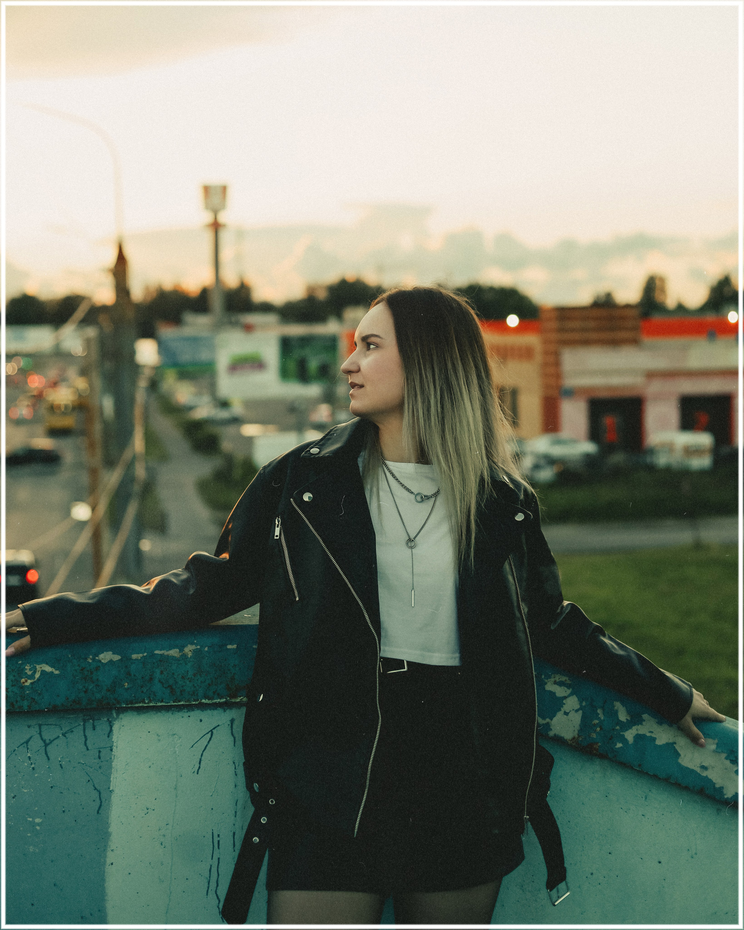 Red Evening. Sun Betty — кинофотограф Элизабет