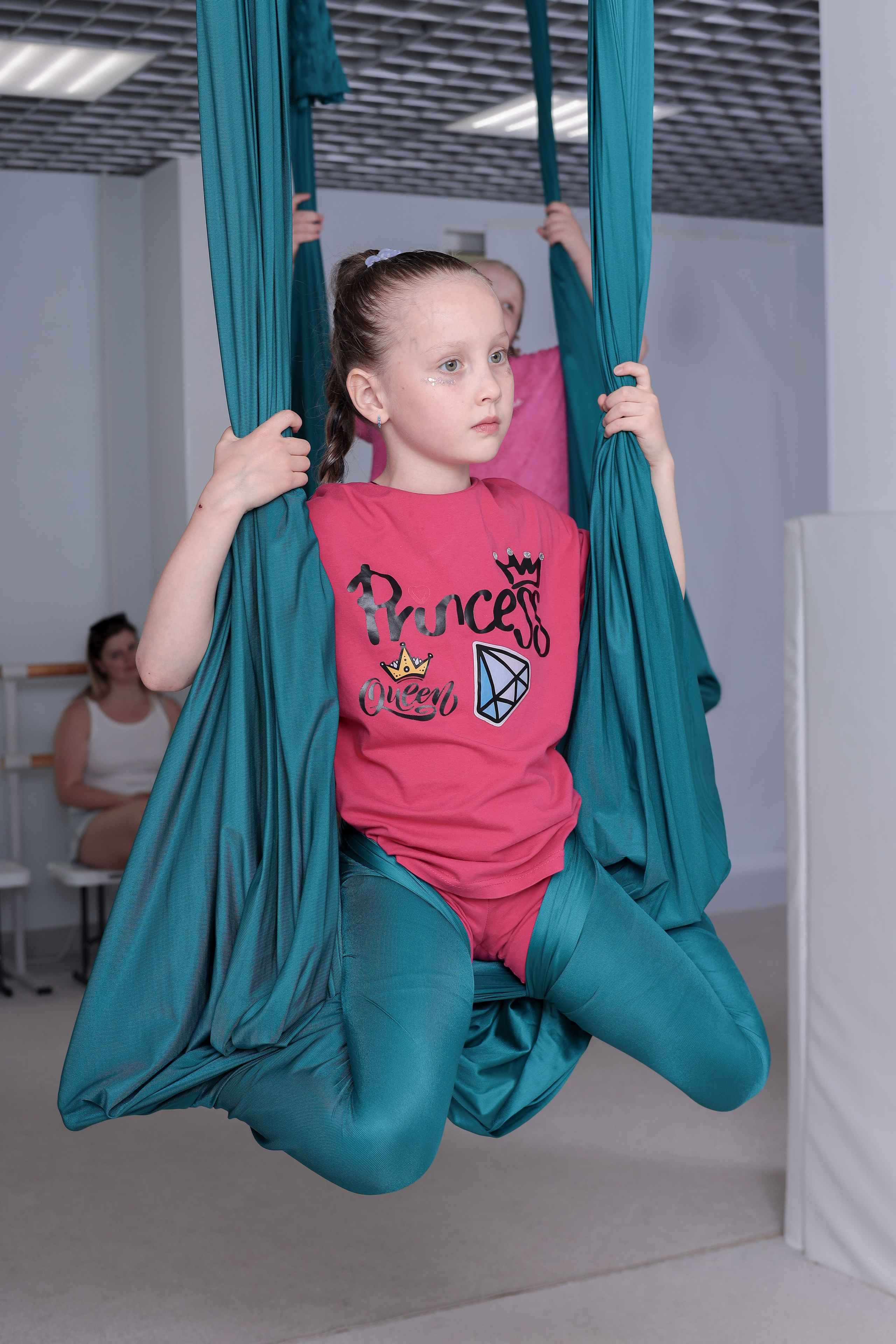 Детская аэройога. Фотограф Надршина Лилия