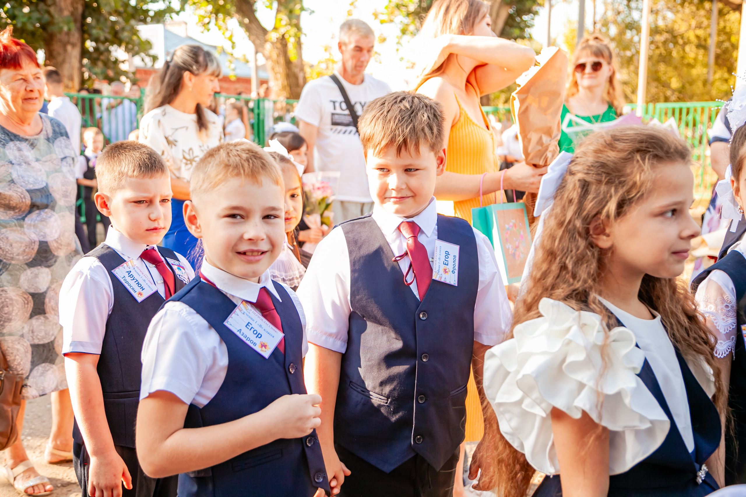 1 сентября линейка. Свадебный и семейный фотограф в Армавире