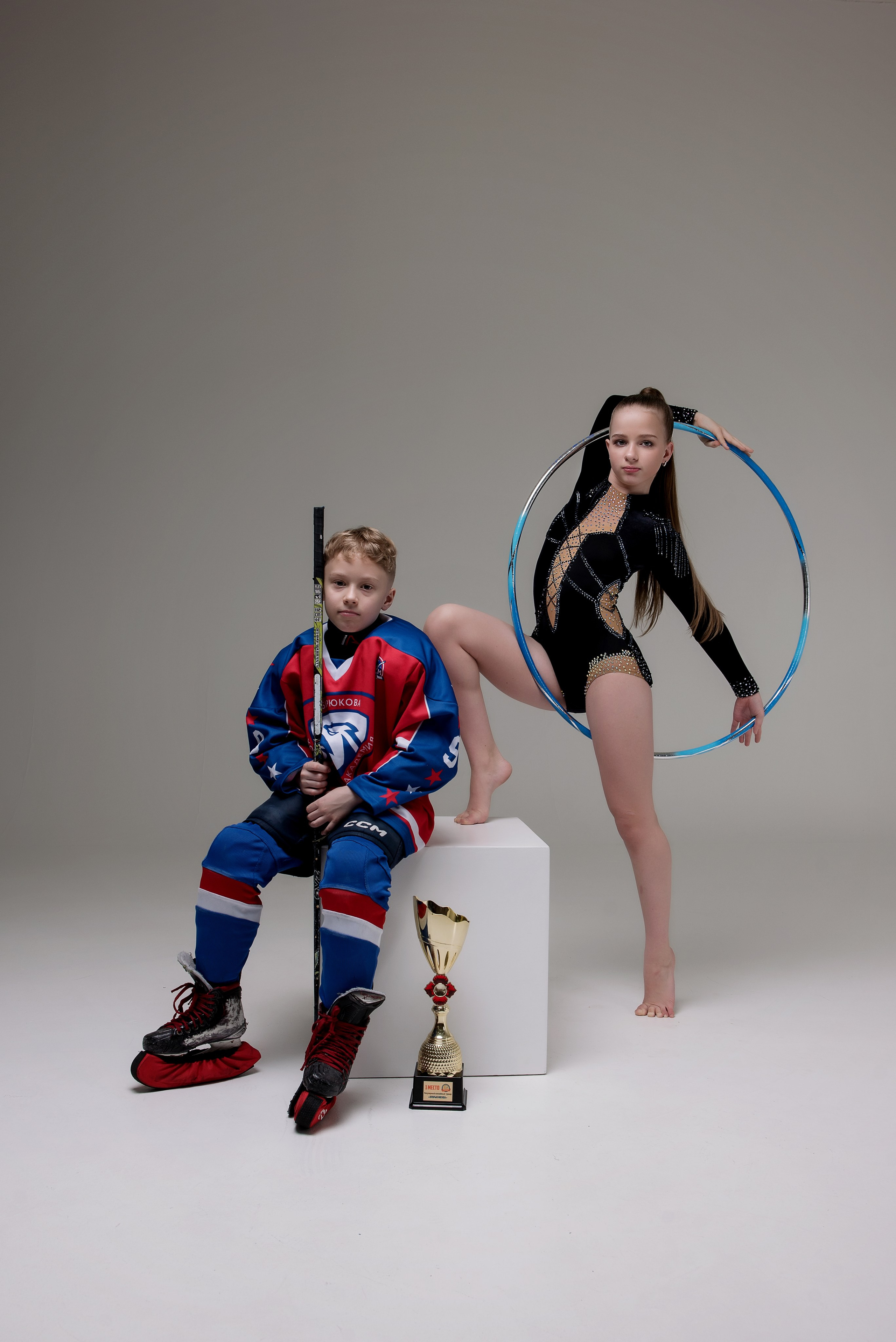 Хоккей — Гимнастика групповая съемка. Детский фотограф в Долгопрудном и Москве