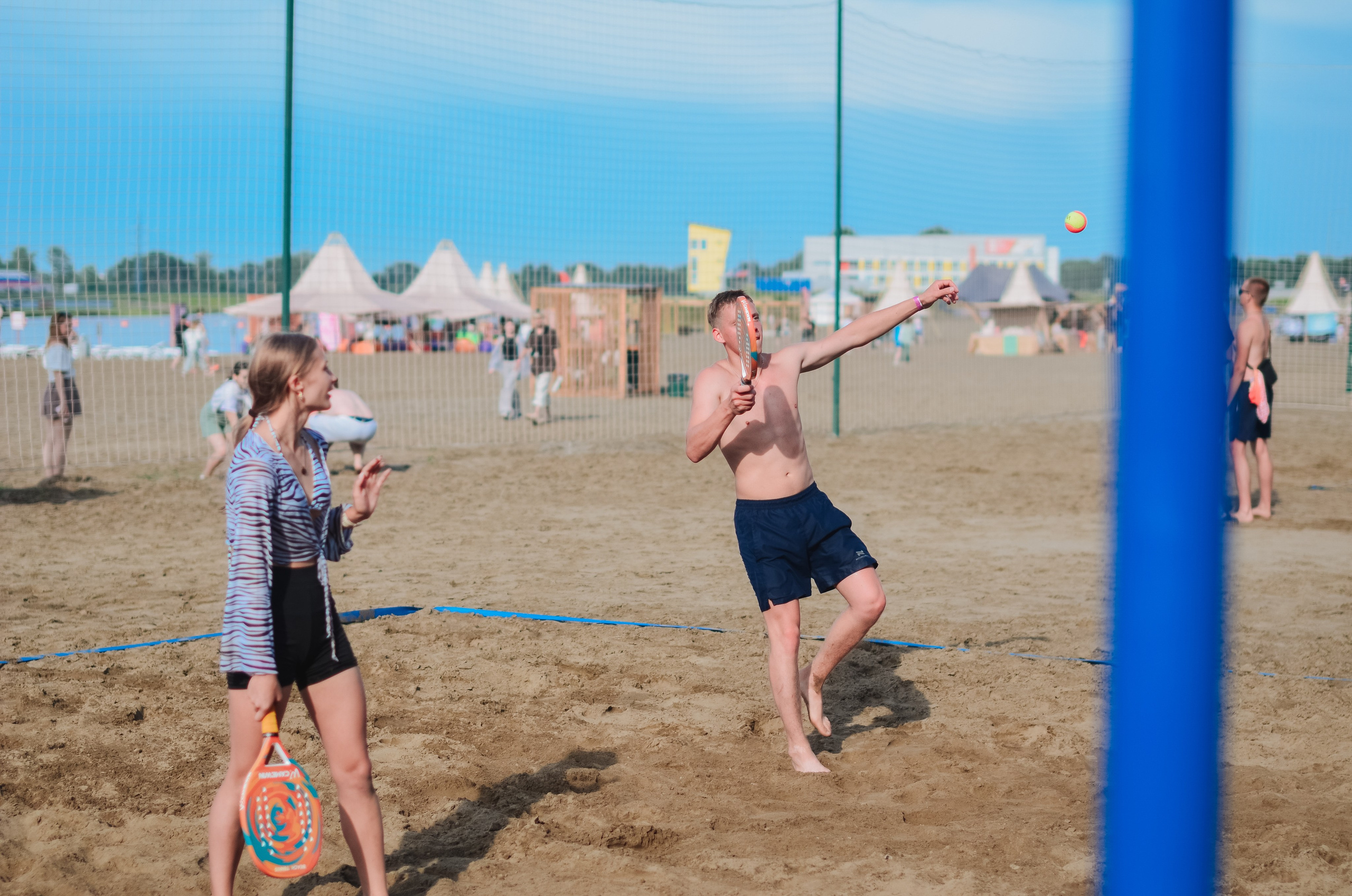 Фестиваль «Грань» 2025. Спортивная площадка. Денисова Аля — фотограф для парных съемок и индивидуальных историй в Барнауле