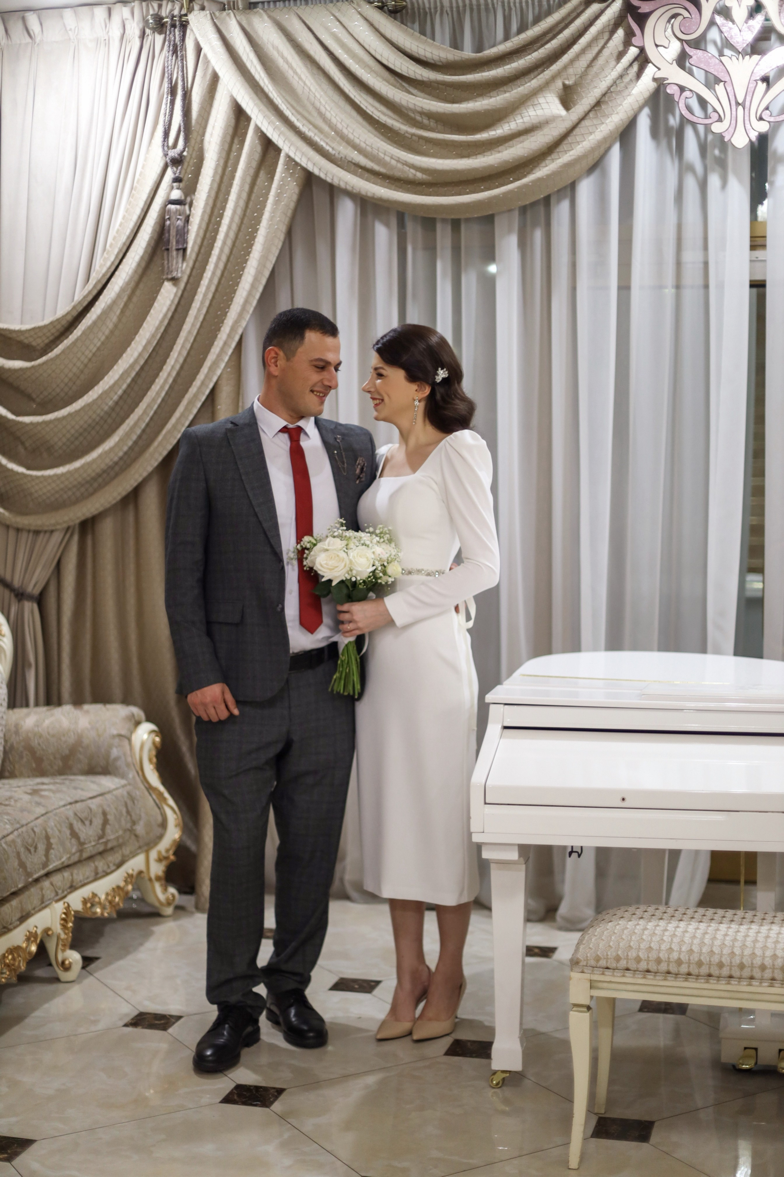 Манук и Асмик. Ресторан Татев. Главная