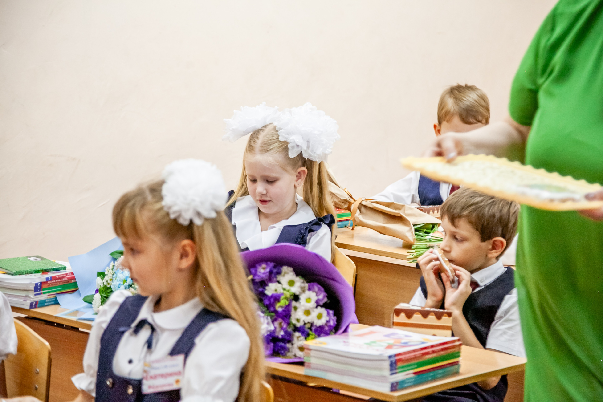 1 сентября линейка. Свадебный и семейный фотограф в Армавире