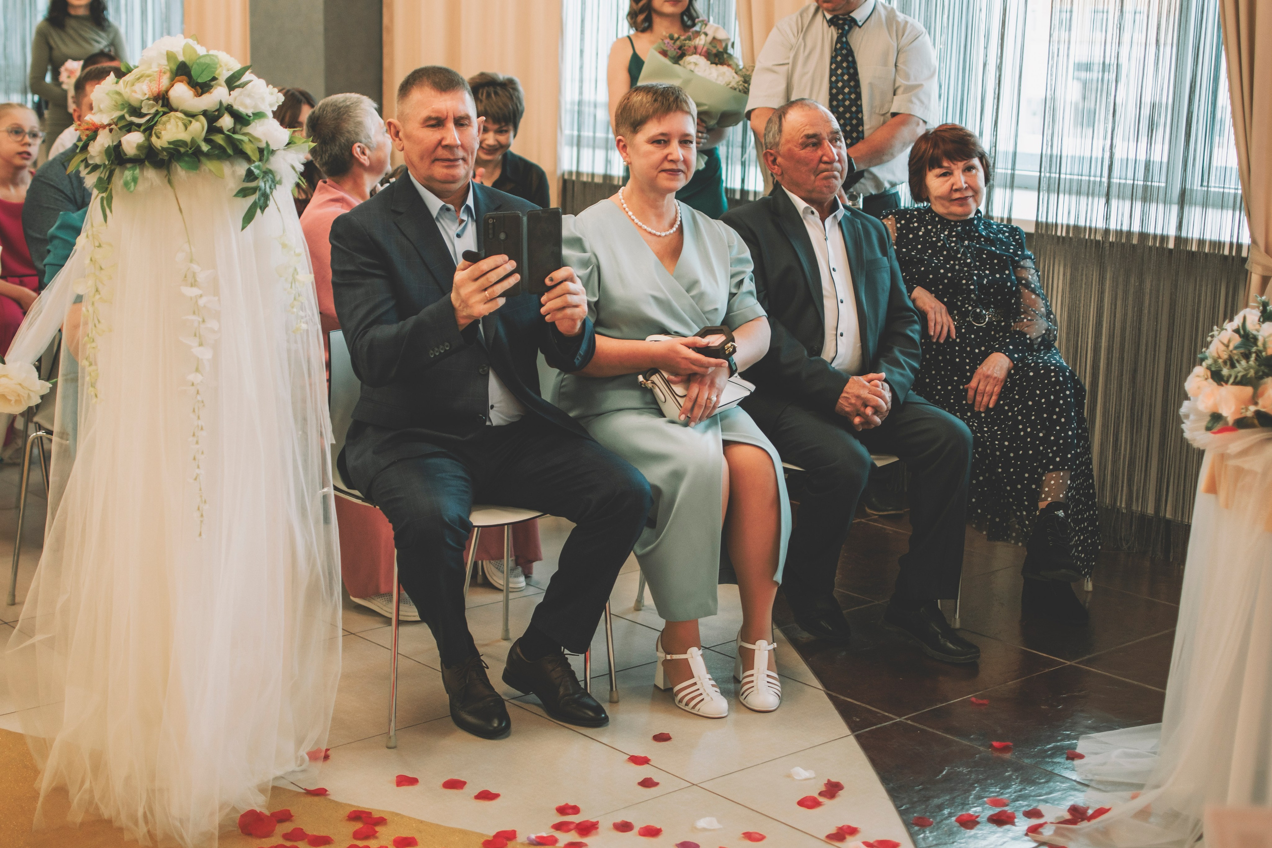 Альберт и Анастасия (Студийная фотосессия, роспись в ДК Нефтяник + фотосессия с гостями). Семейный и свадебный фотограф Губкинский и Ставрополь