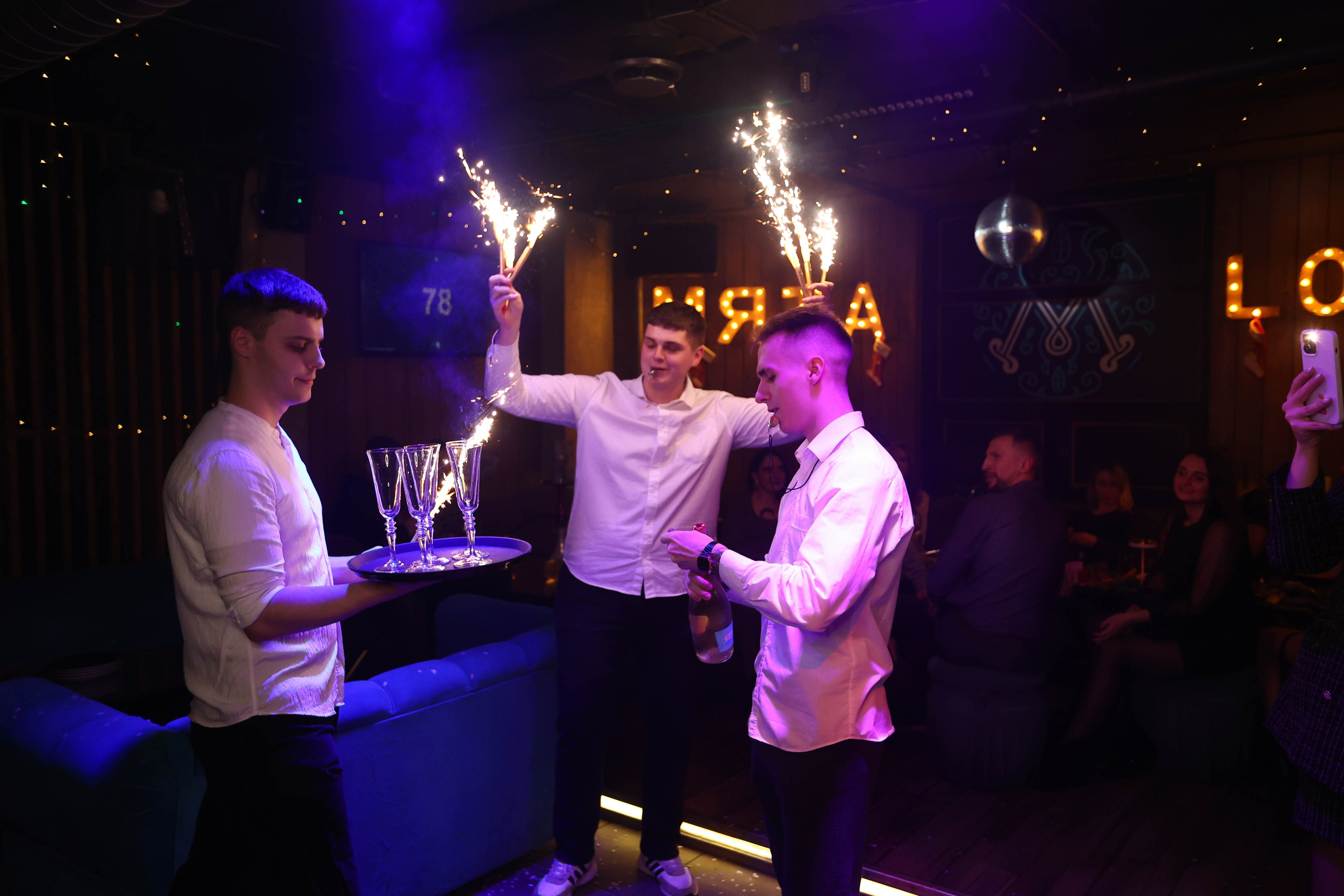 16/12/23 Новогоднее караоке в Мята Спортивная. Мята Спортивная — Кальянная, караоке, бар в Минске