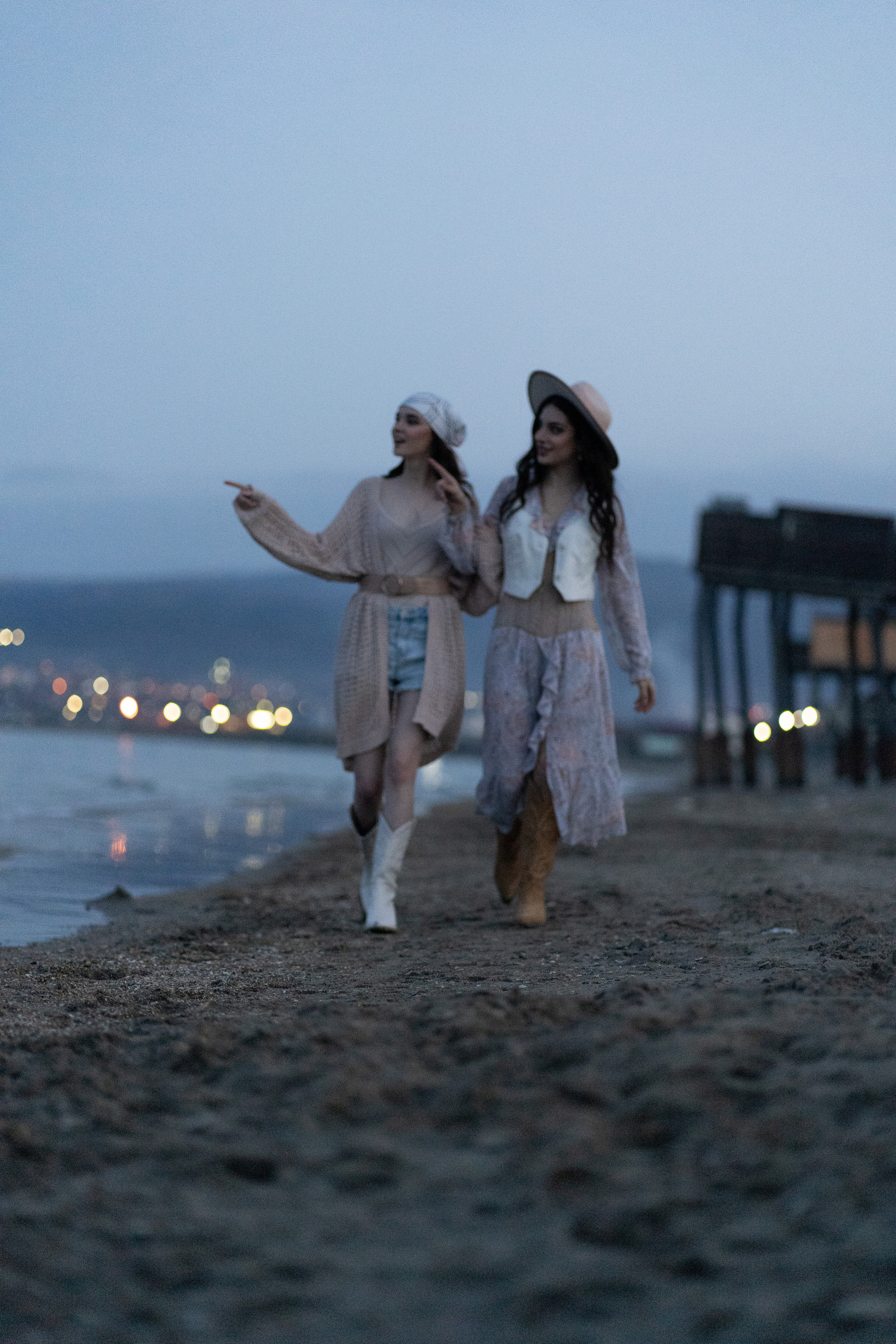 Прогулка по пляжу. Свадебный фотограф в Осетии Этери Плиты