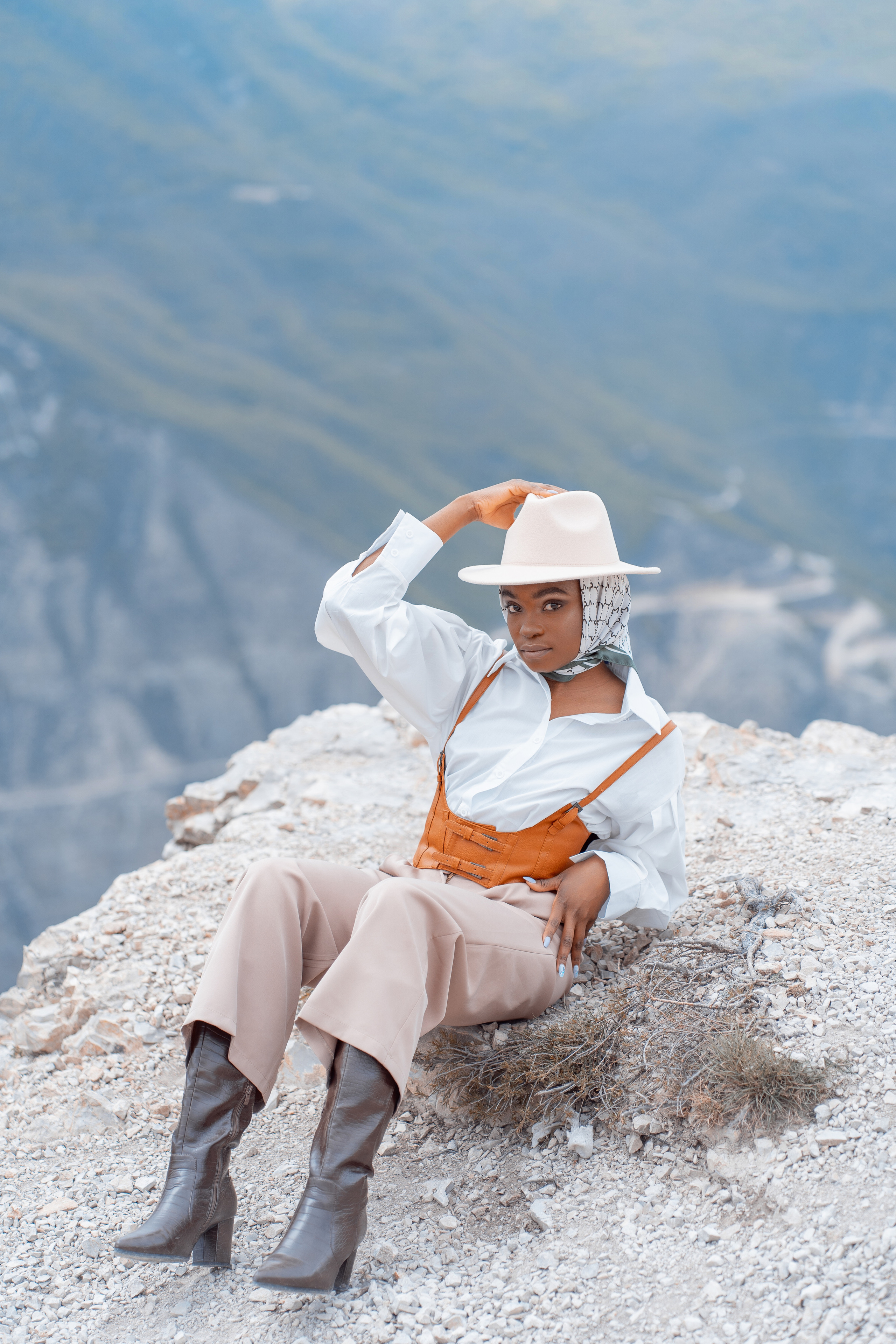 Девушка на Сулакском каньоне. Свадебный фотограф в Осетии Этери Плиты