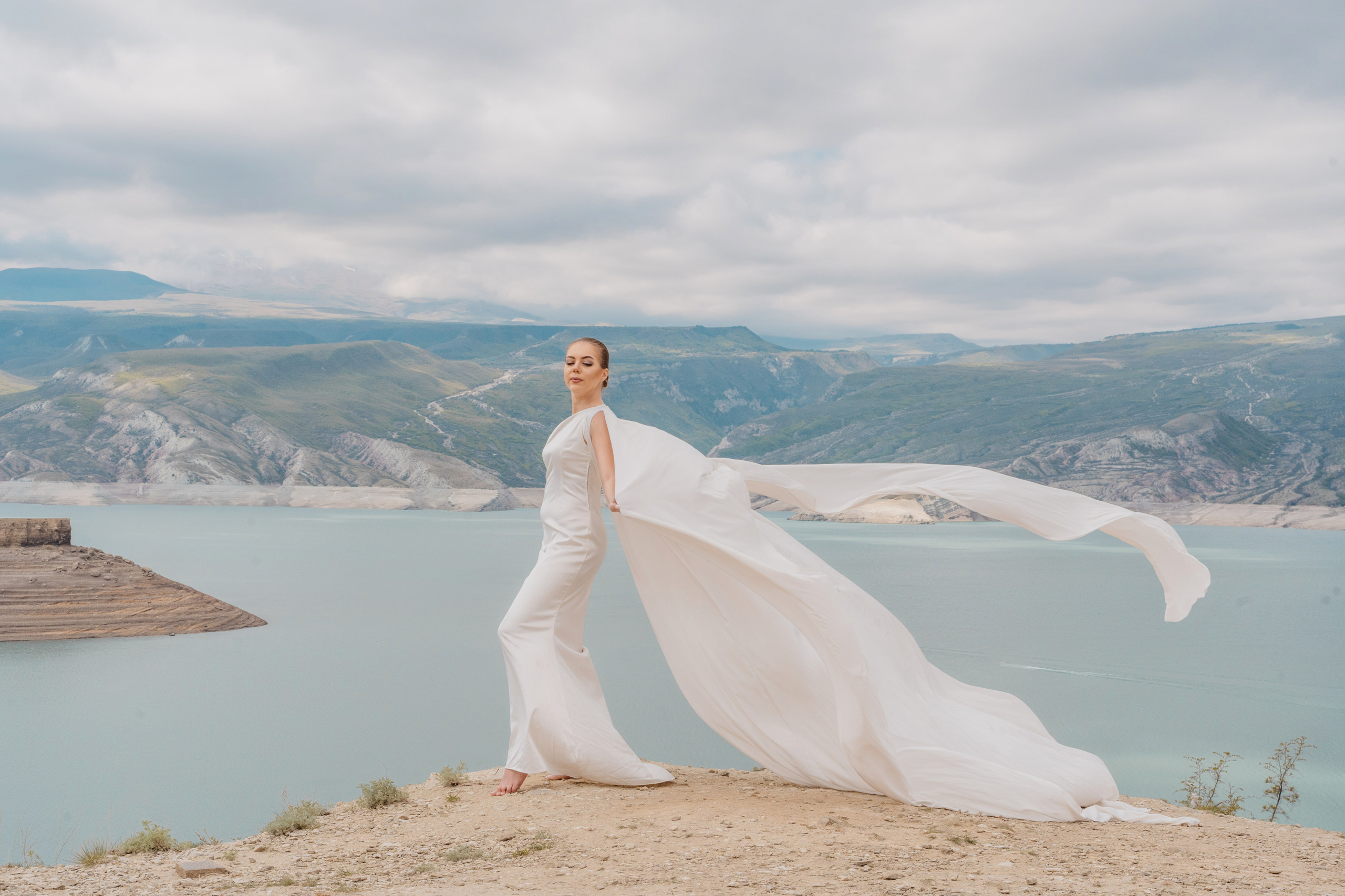 Фотосессия на Чиркейском водохранилище. Свадебный фотограф в Осетии Этери Плиты