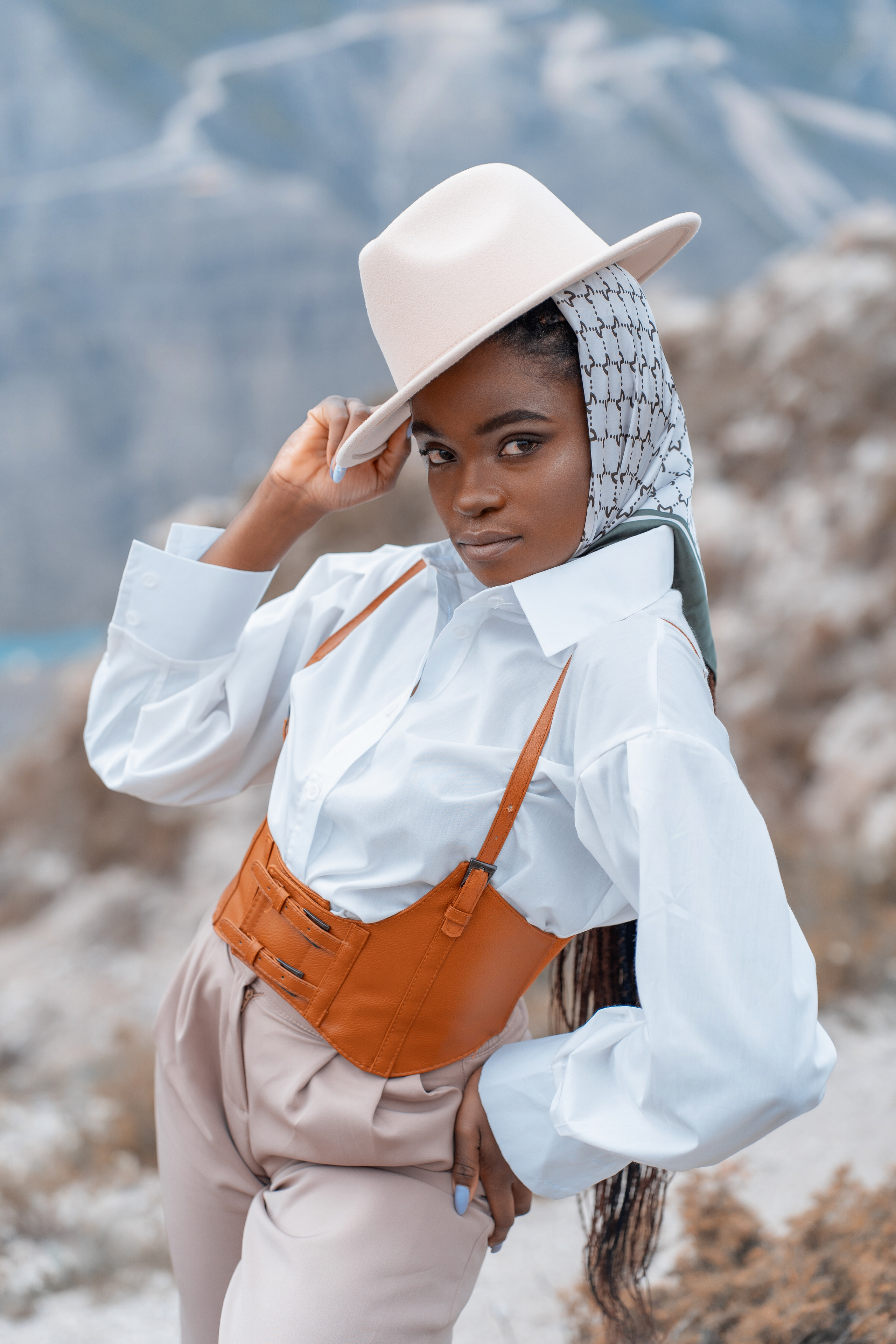 Девушка на Сулакском каньоне. Свадебный фотограф в Осетии Этери Плиты