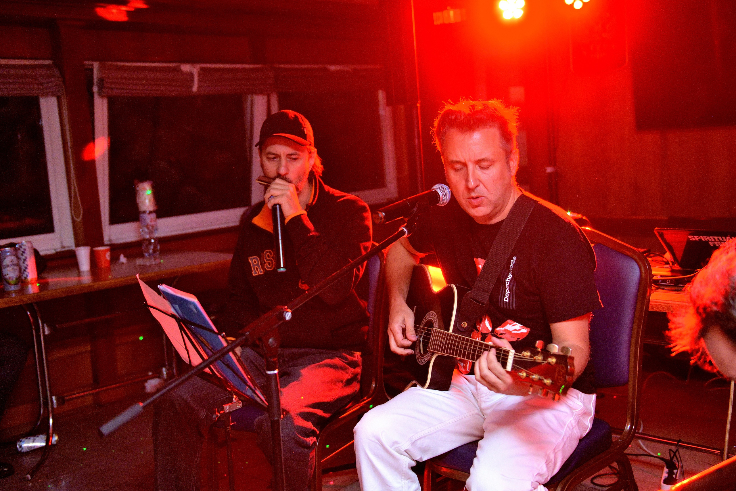 "Атмосфера живого концерта на кораблике в Москве".