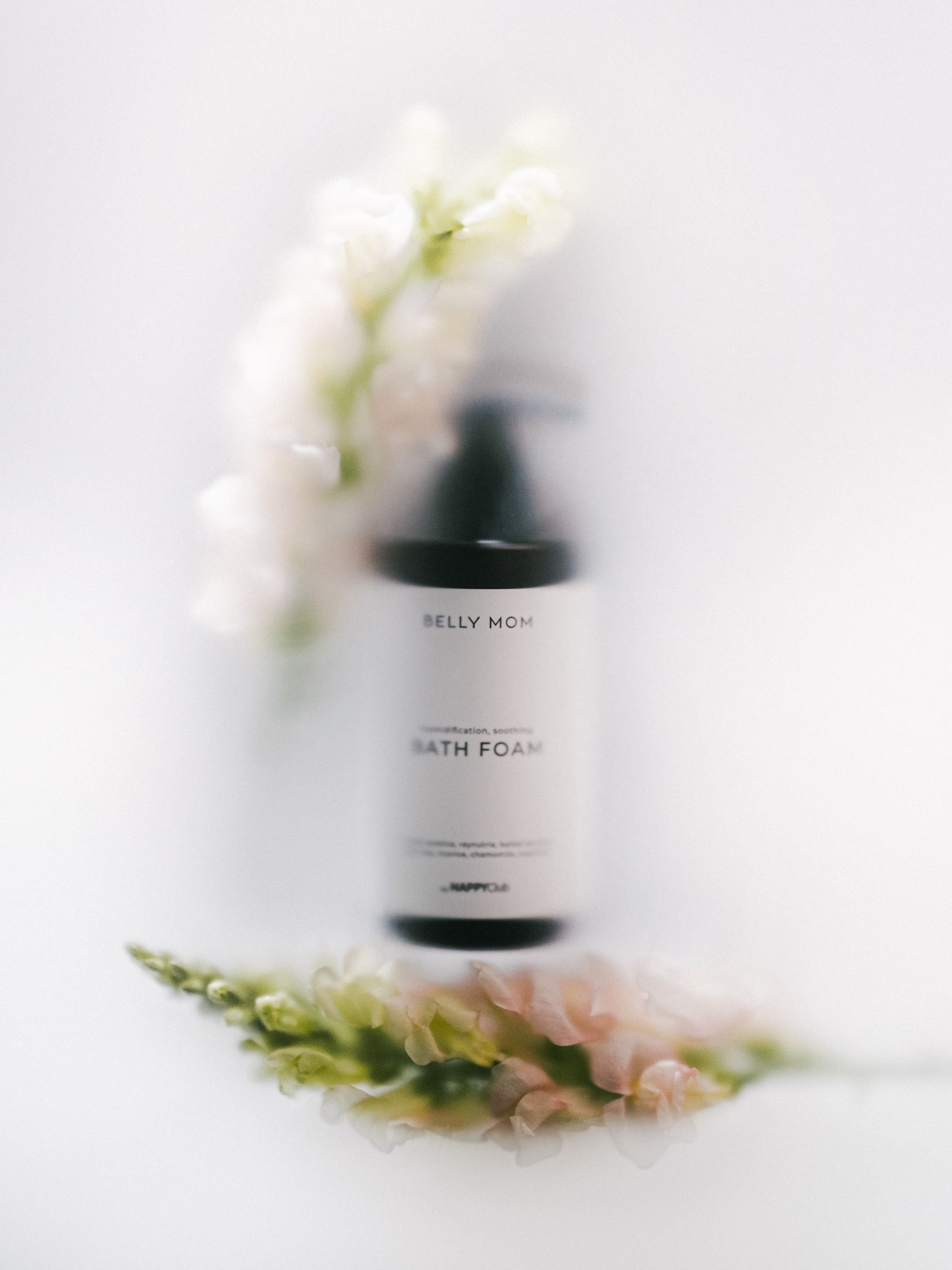 BELLY MOM by NAPPYClub. CHRISTINA GRIG // photographer, content creator