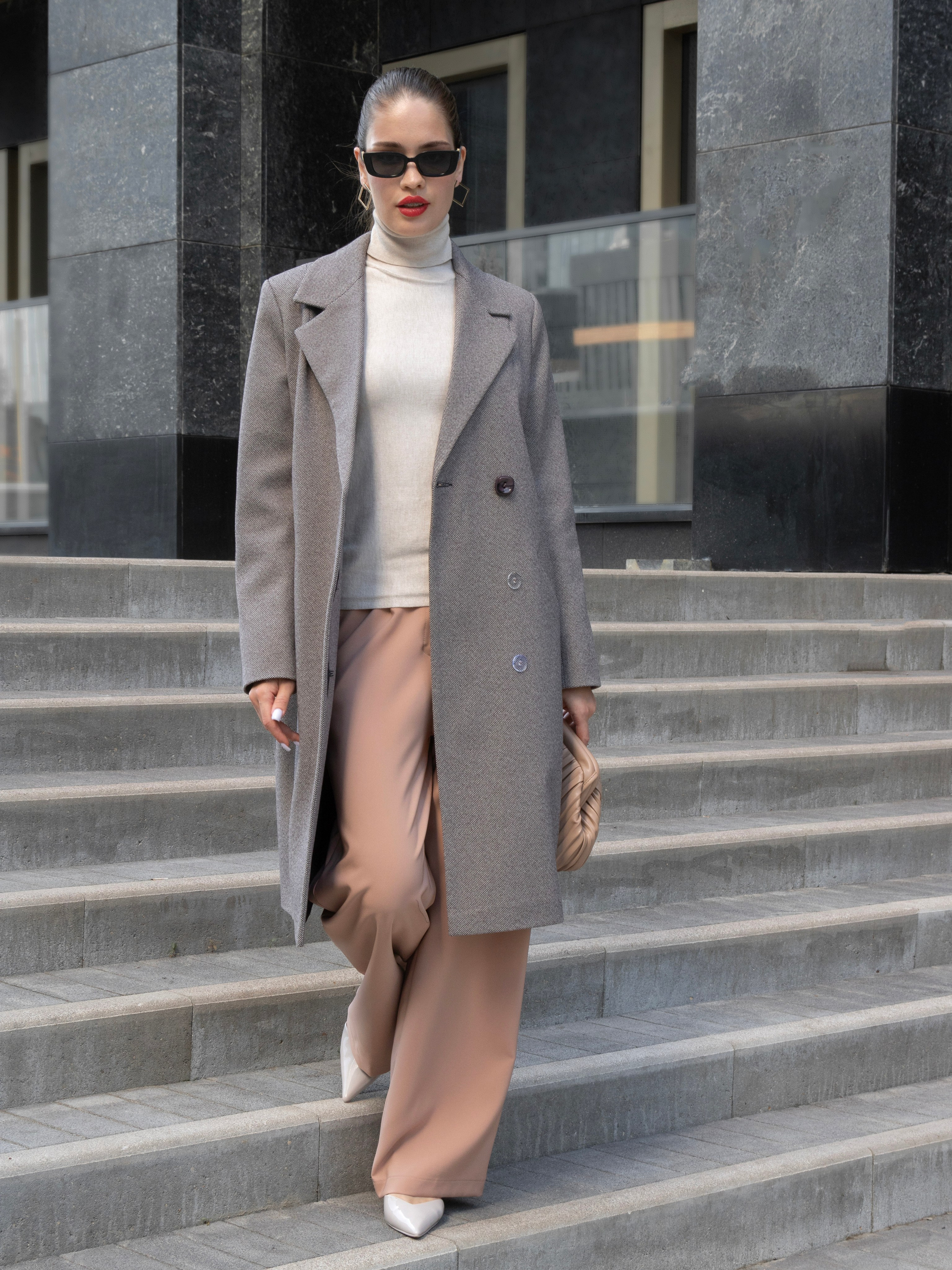 Пальто СТРИТ. Фотостудия для Wildberries Ozon