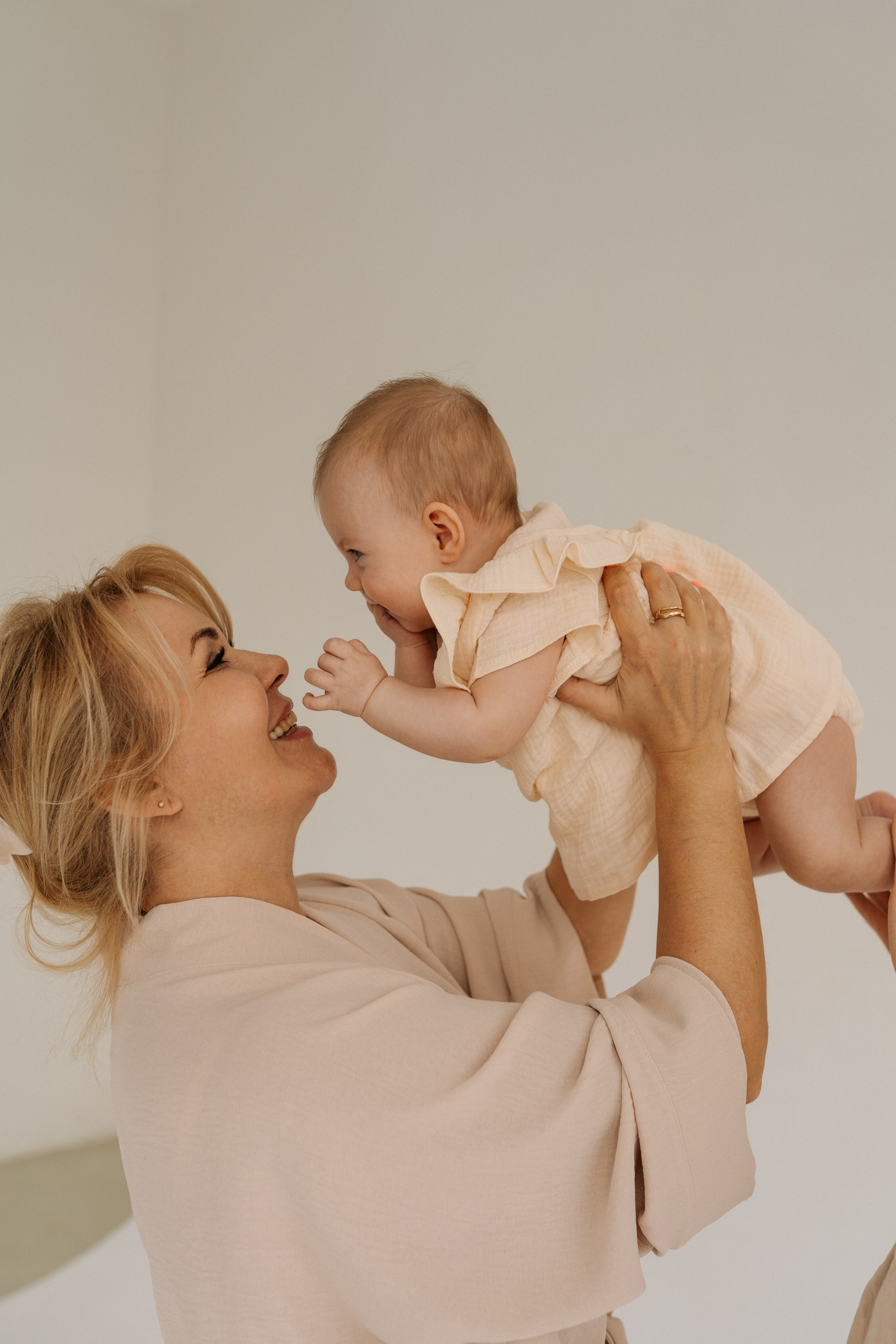 Семейная фотосессия в студии в Москве, семейный фотограф Анна Полушина. Свадебный фотограф в Москве Анна Полушина