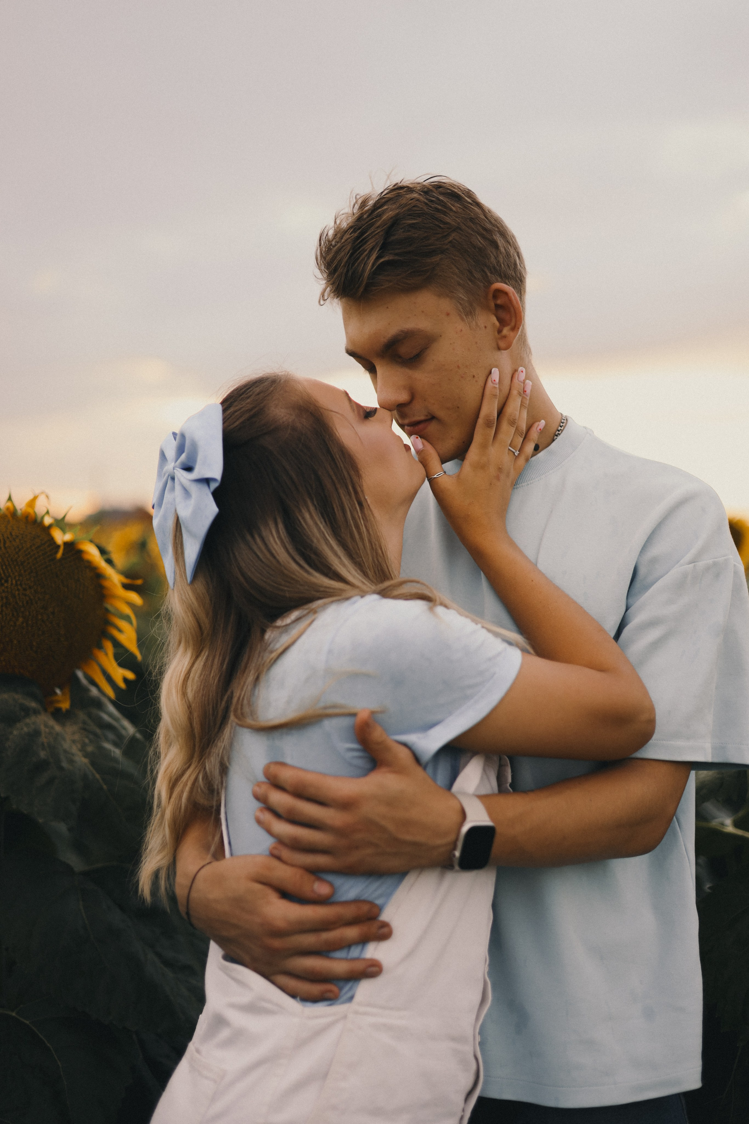 Михаил и Валерия | Подсолнухи. Фотограф Мария Лаенко