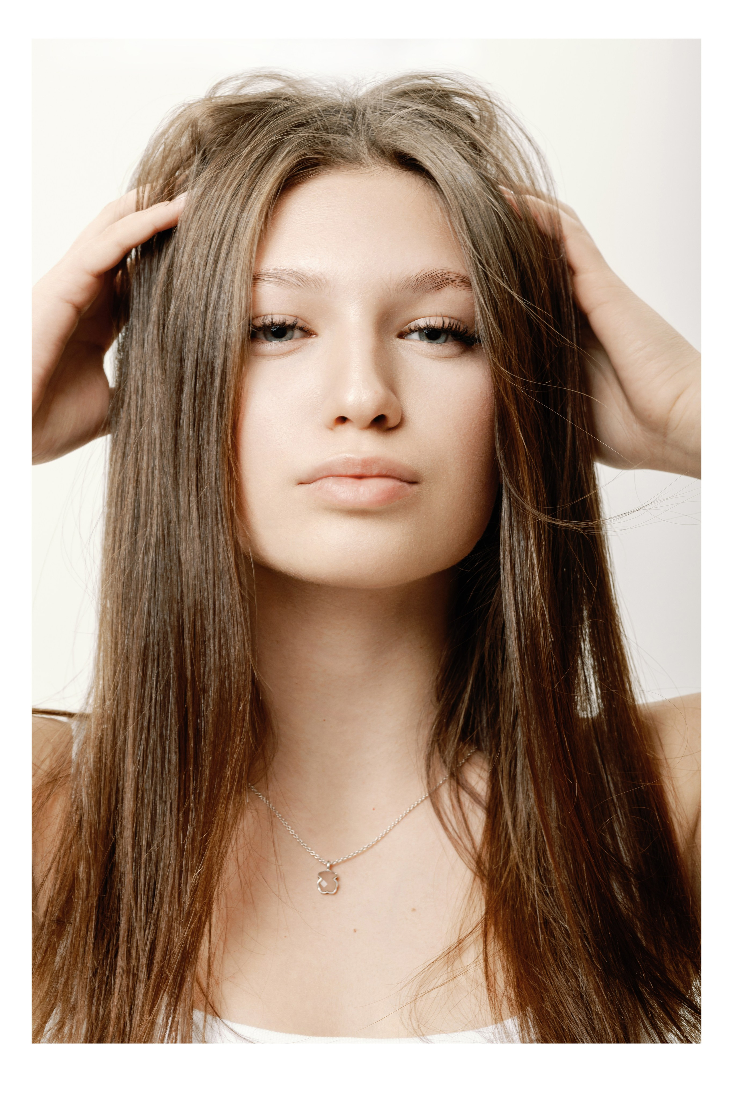 Портрет молодой девушки в фотостудии в Ростове