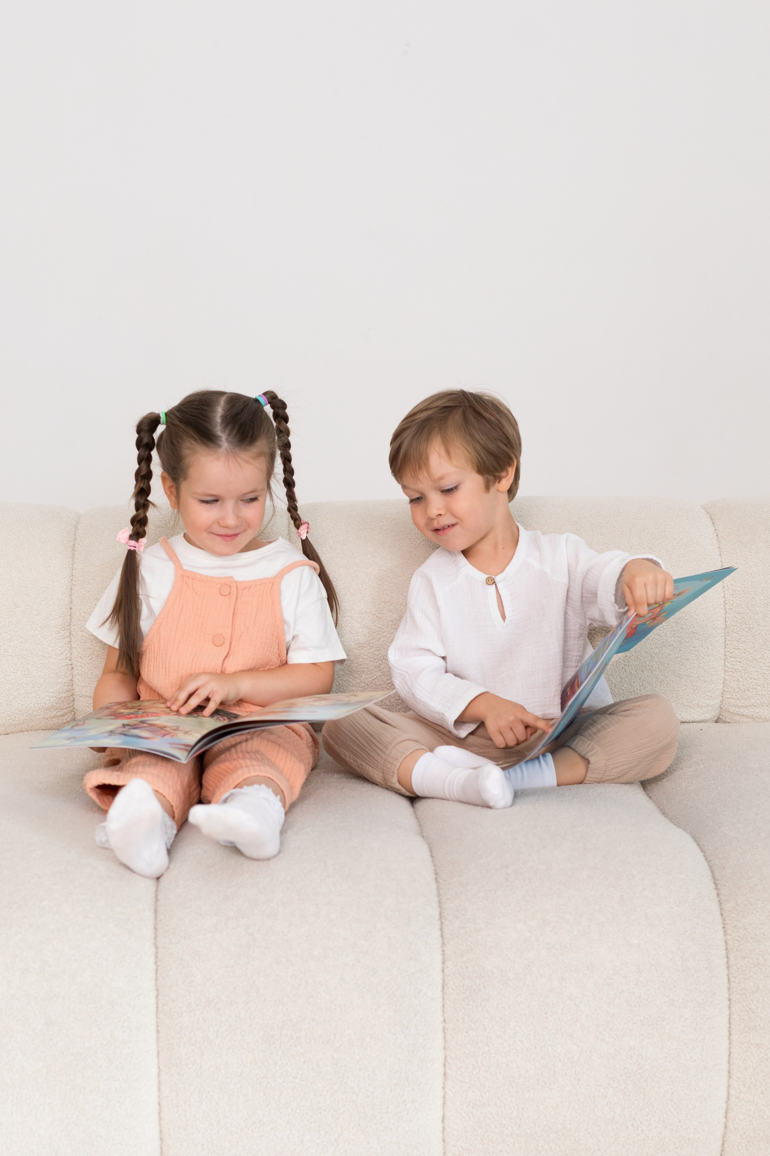 Студийная съемка контента для детского книжного издательства. Детский и контент фотограф Надя Волкова Санкт-Петербург