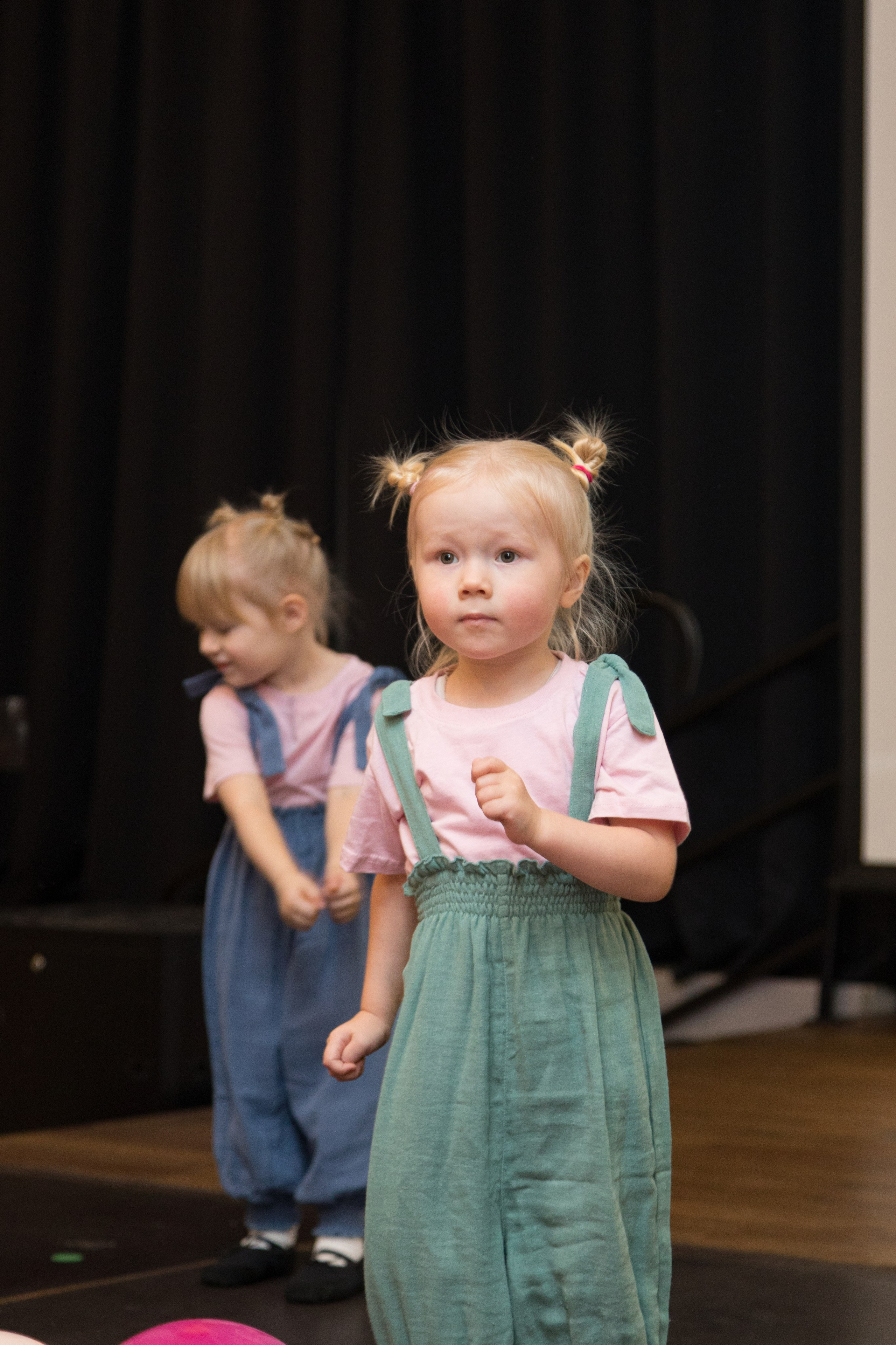 Отчетный концерт танцевального коллектива «ПЕТЕРБУРИКИ». Детский и контент фотограф Надя Волкова Санкт-Петербург