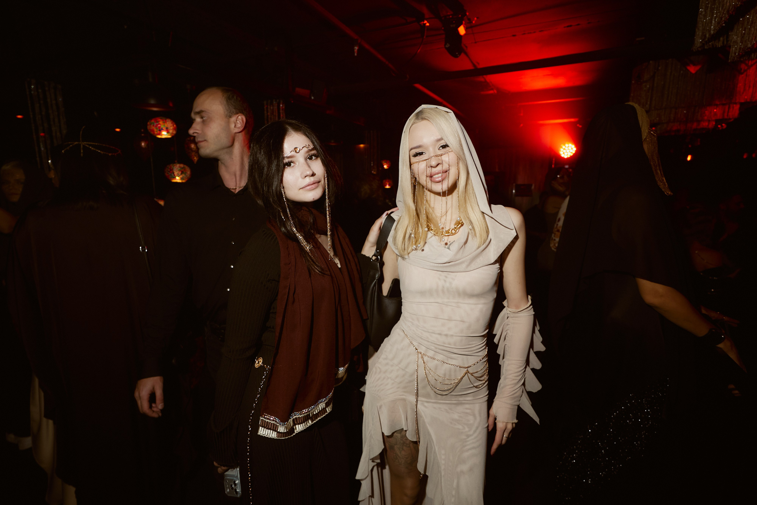 ILLEGAL FRIENDS MIRAGE. ФОТОГРАФ НА МЕРОПРИЯТИЕ ОТ СОЛЬ МЕДИА PRODUCTION