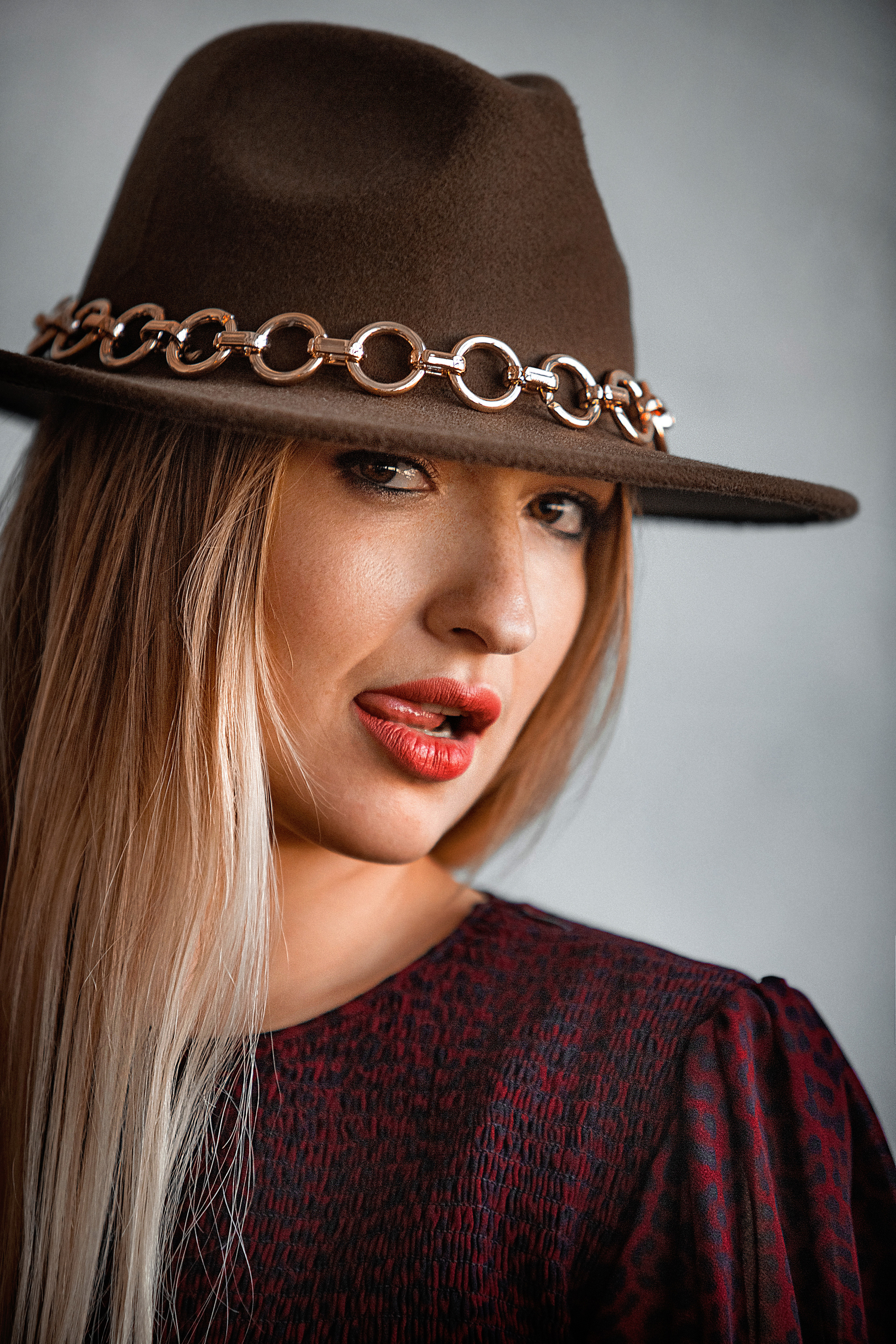 ЖЕНСКИЙ ПОРТРЕТ, СТУДИЯ. АНЖЕЛИКА. Фотограф в Москве Оксана Цехмистер