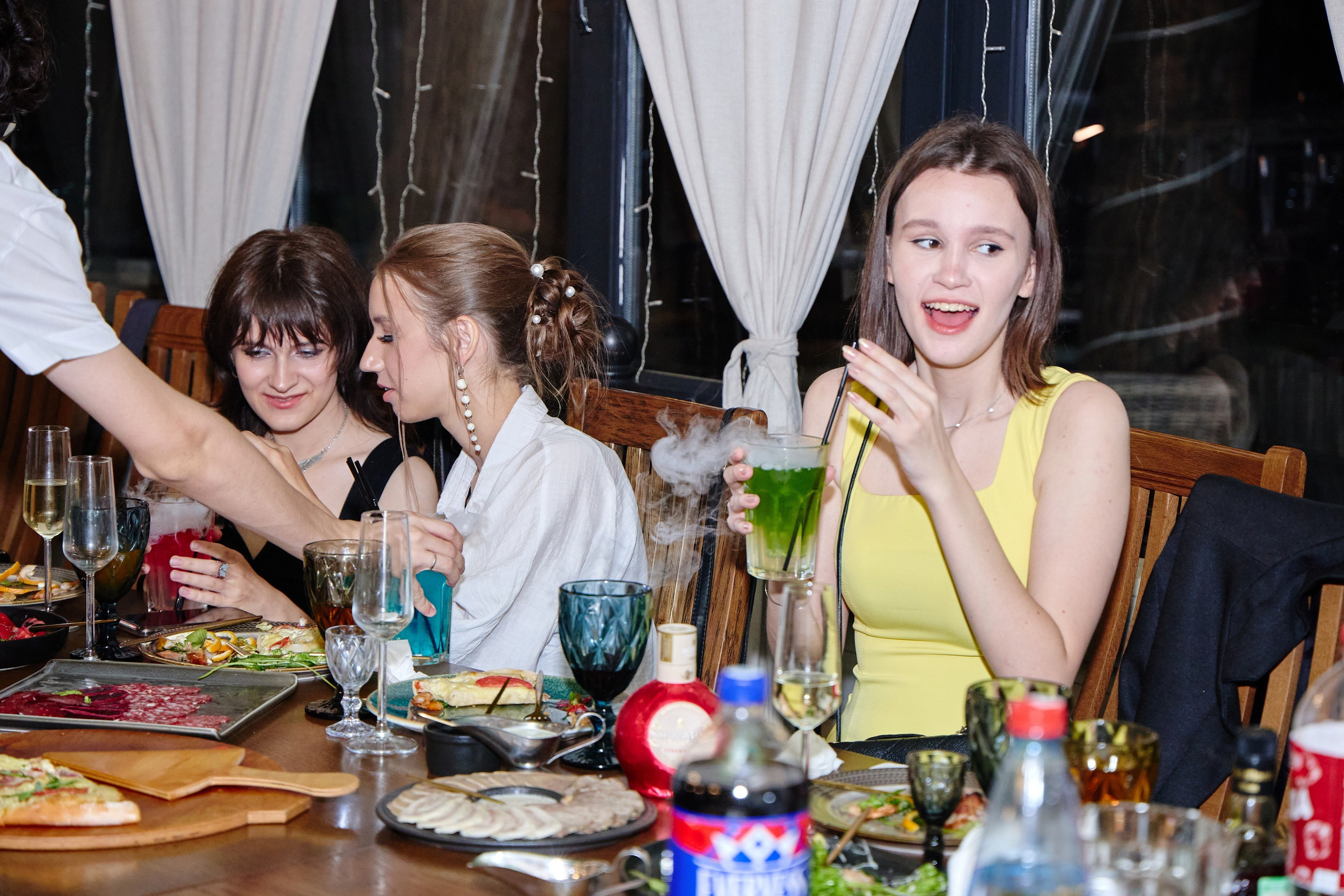 Выпускной 35 Сош. Фотограф Выпускные альбомы Таганрог Сергей Коробченко