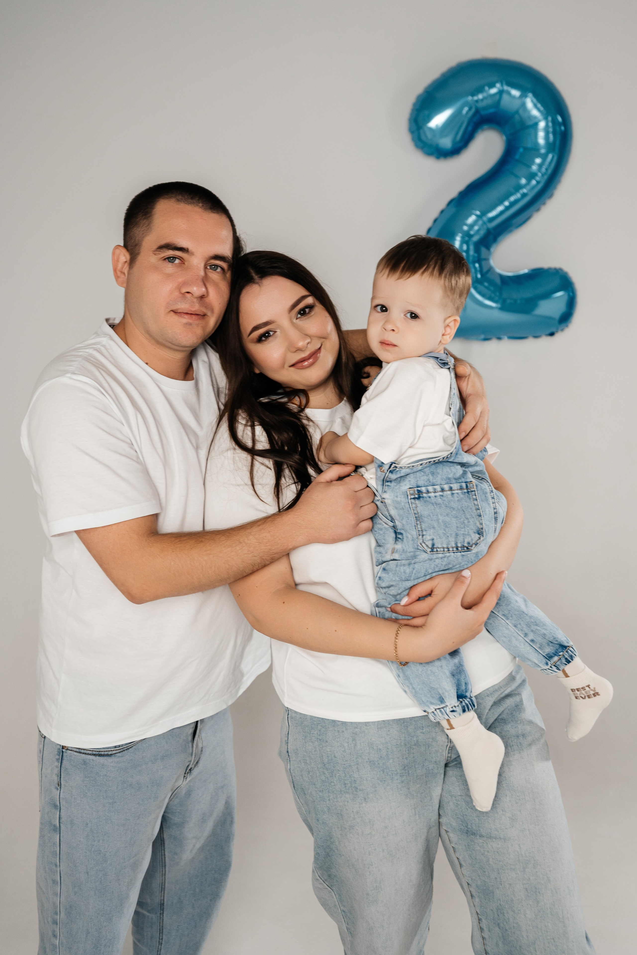 Семейная фотосессия в студии. Фотограф в Каменске-Шахтинском Ольга Сагал