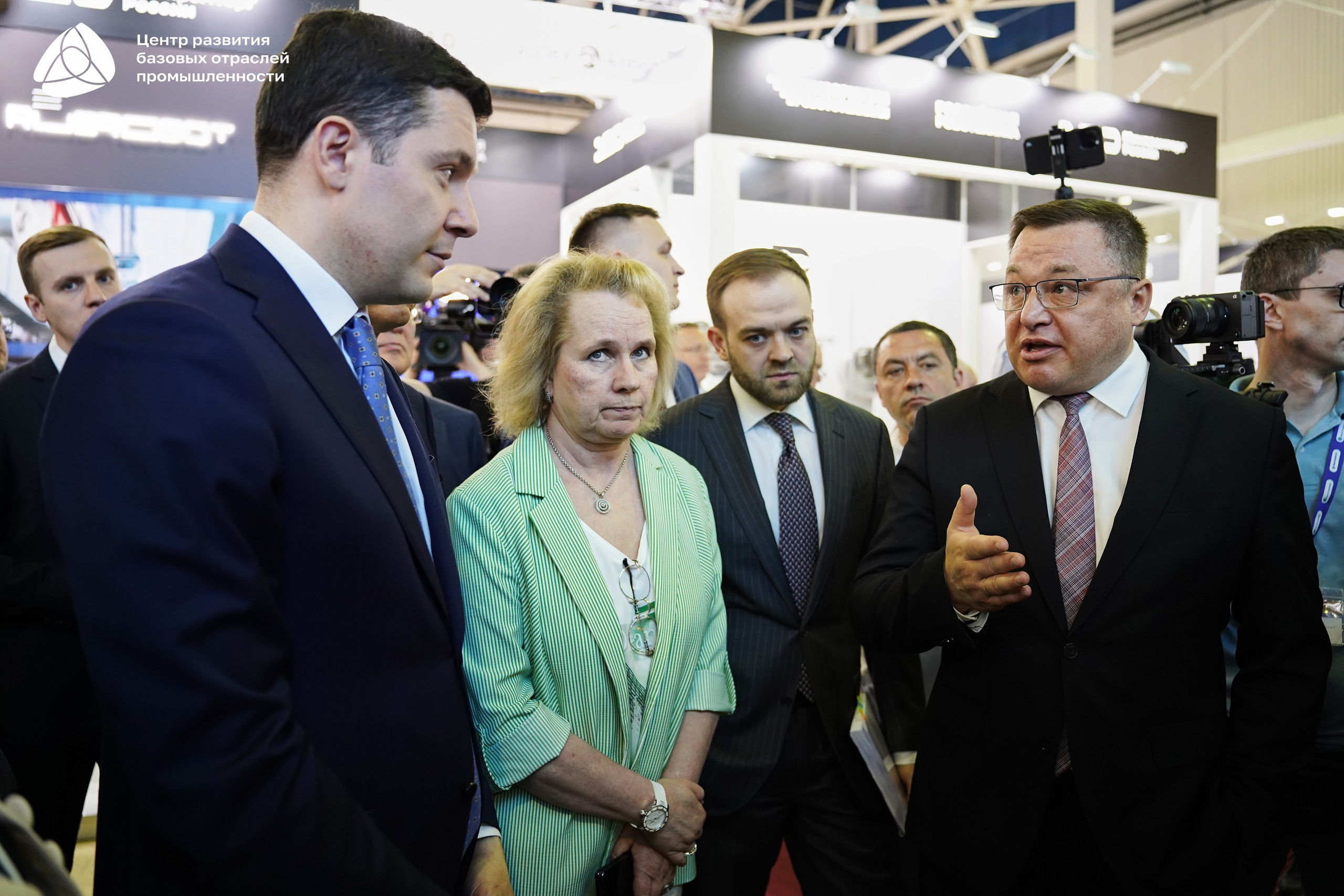 ЭКСПОЦЕНТР Алиханов. Фотограф