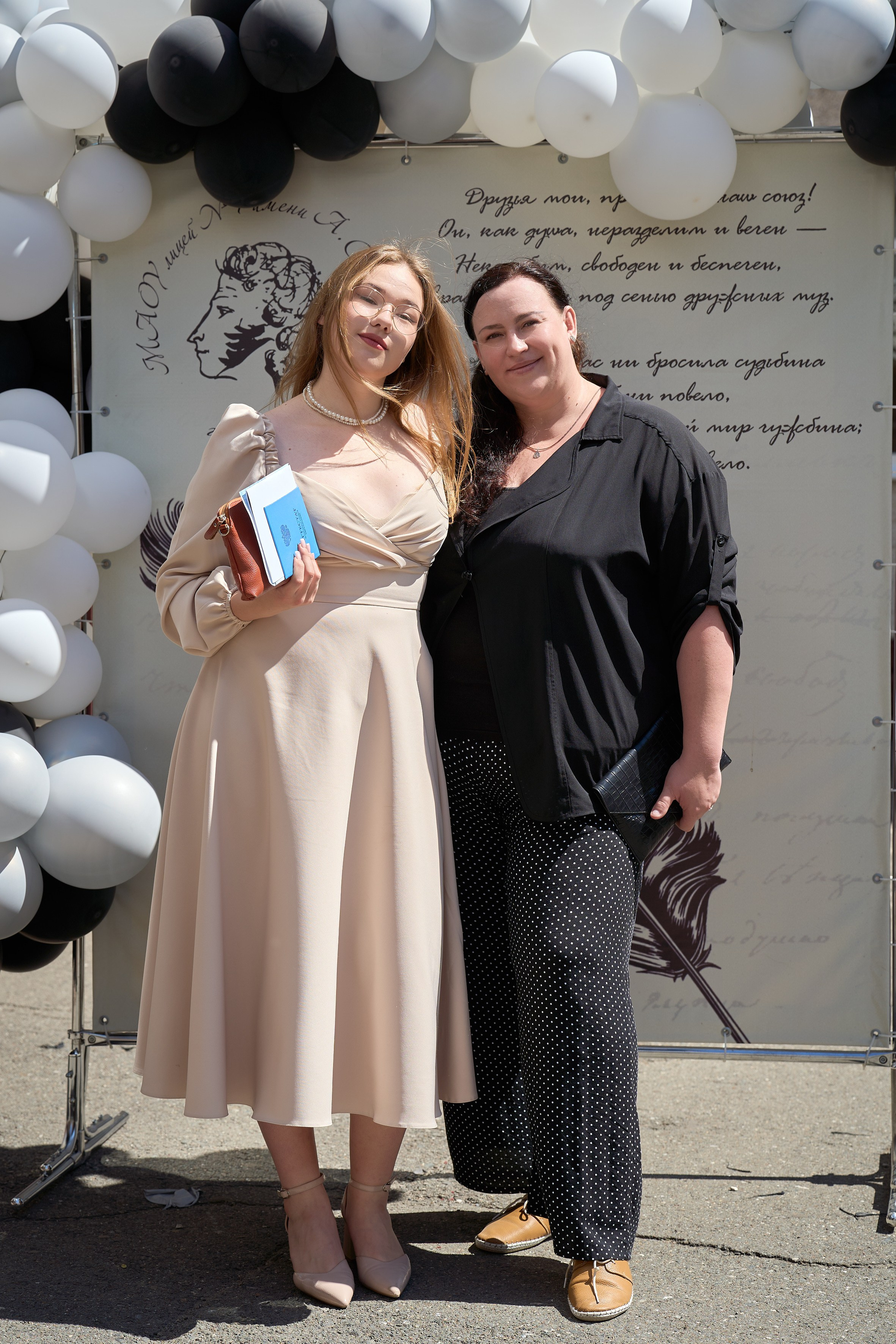 Вручение аттестатов 11 класс. Репортажный и портретный фотограф в Томске Ларионов Артём