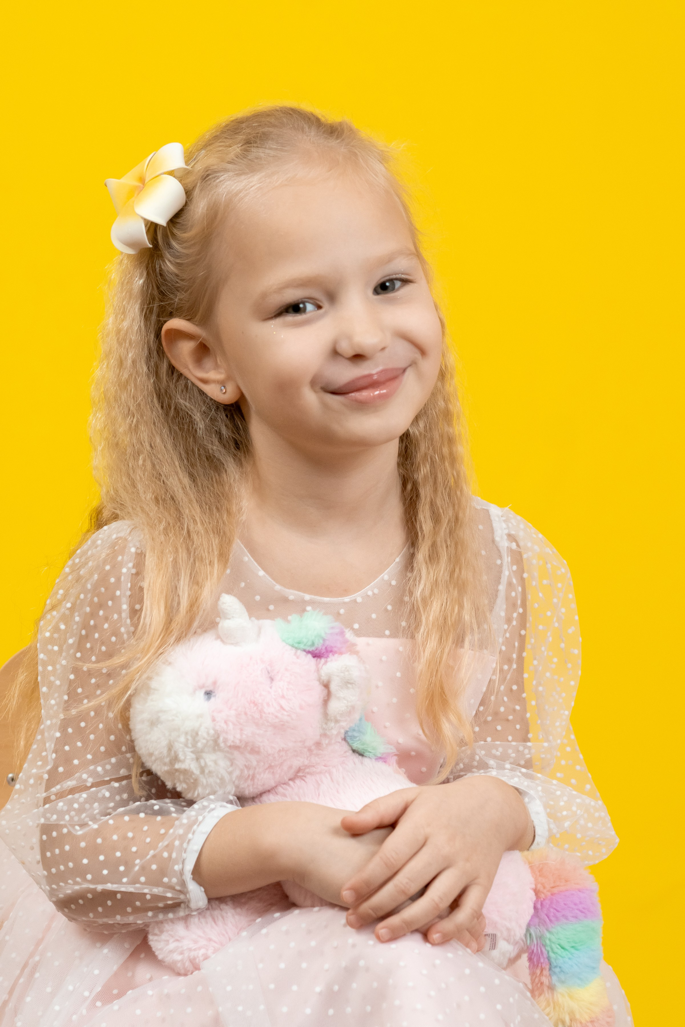 Портреты на желтом фонее. Ольга Плаксина фотограф в Саратове