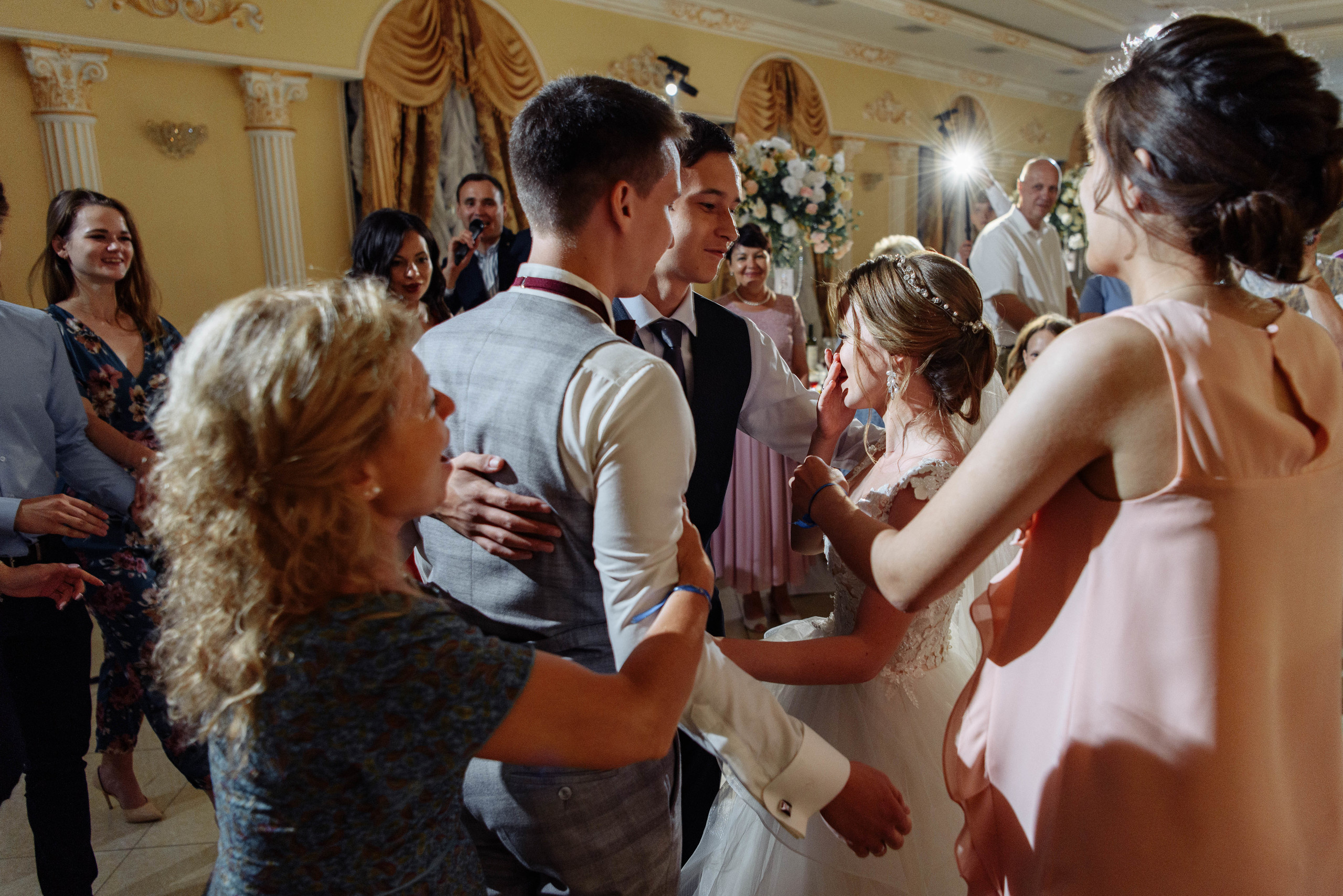 Утро жениха и невесты в отеле Hilton Garden Inn Ufa Riverside | Свадьб. Свадебный и семейный фотограф в Уфе | Винс Константин | Фотопроекты