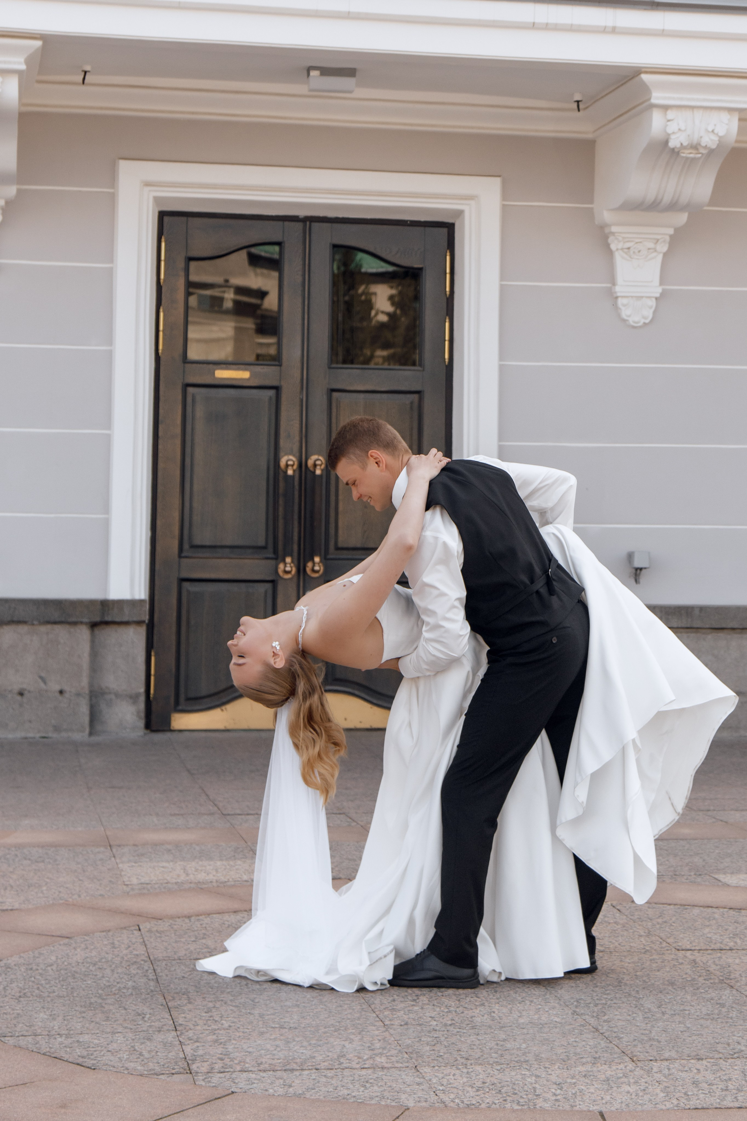 Оперный театр парк. Свадебный и семейный фотограф Екатеринбург Настя Саедгалина