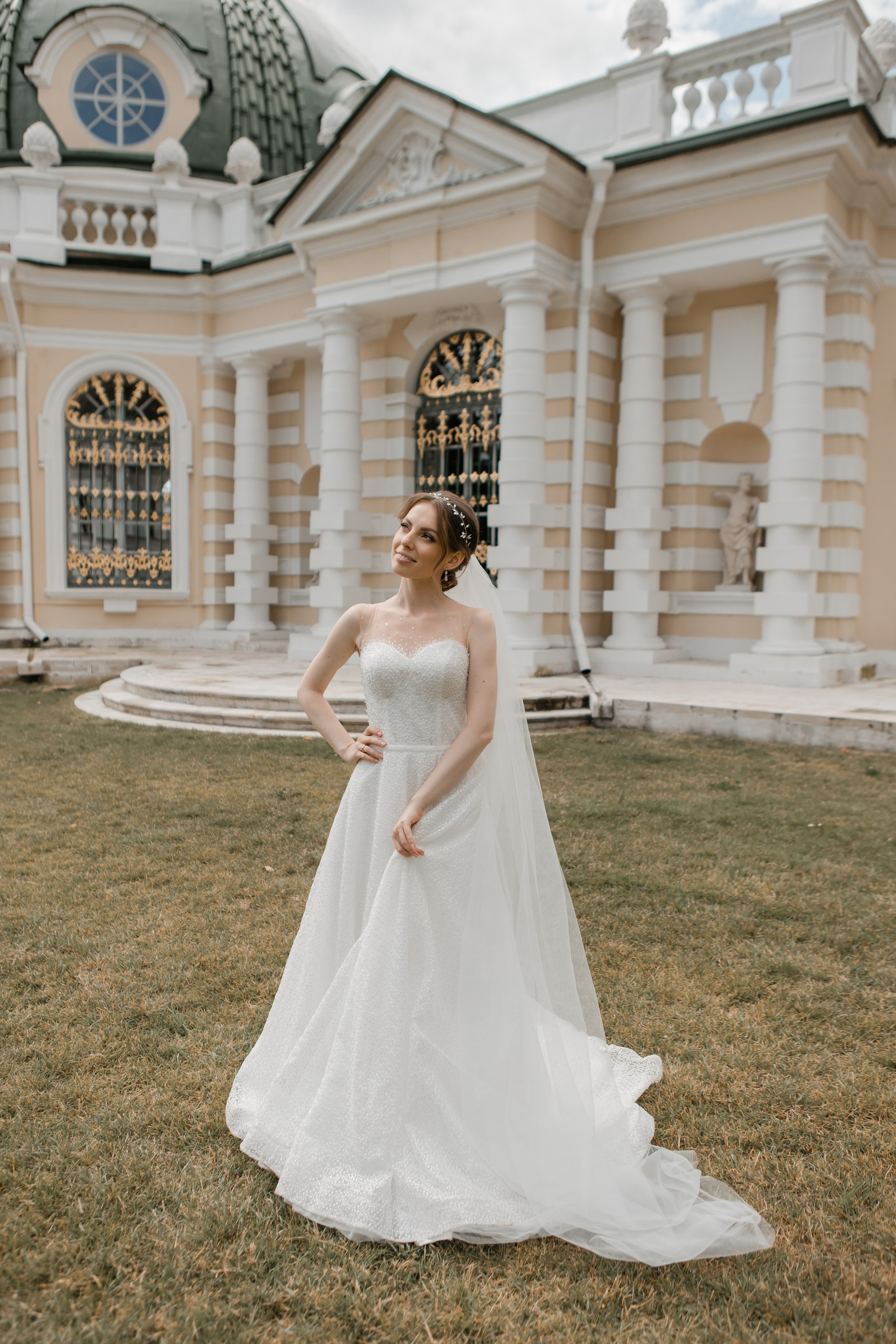 Свадебная фотосъемка Евгения и Натальи. Свадебные фотографии. Видеосъемка и фотосъемка свадеб. Фотограф и оператор на свадьбу. Видеосъемка подкастов, собственная видео-фотостудии. Предметная фотосъемка