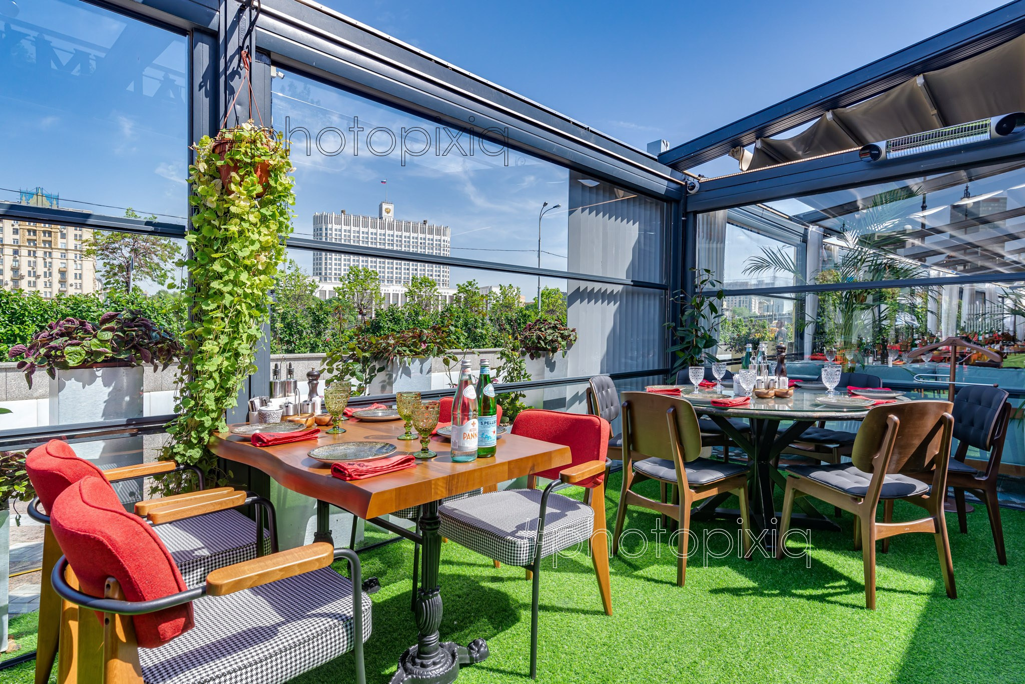 Фотосъёмка веранды ресторана CHEF СТЕЙК-ХАУС. Интерьерная съёмка и виртуальные туры — Интерьерный фотограф Кузнецов Сергей (photopixiq)