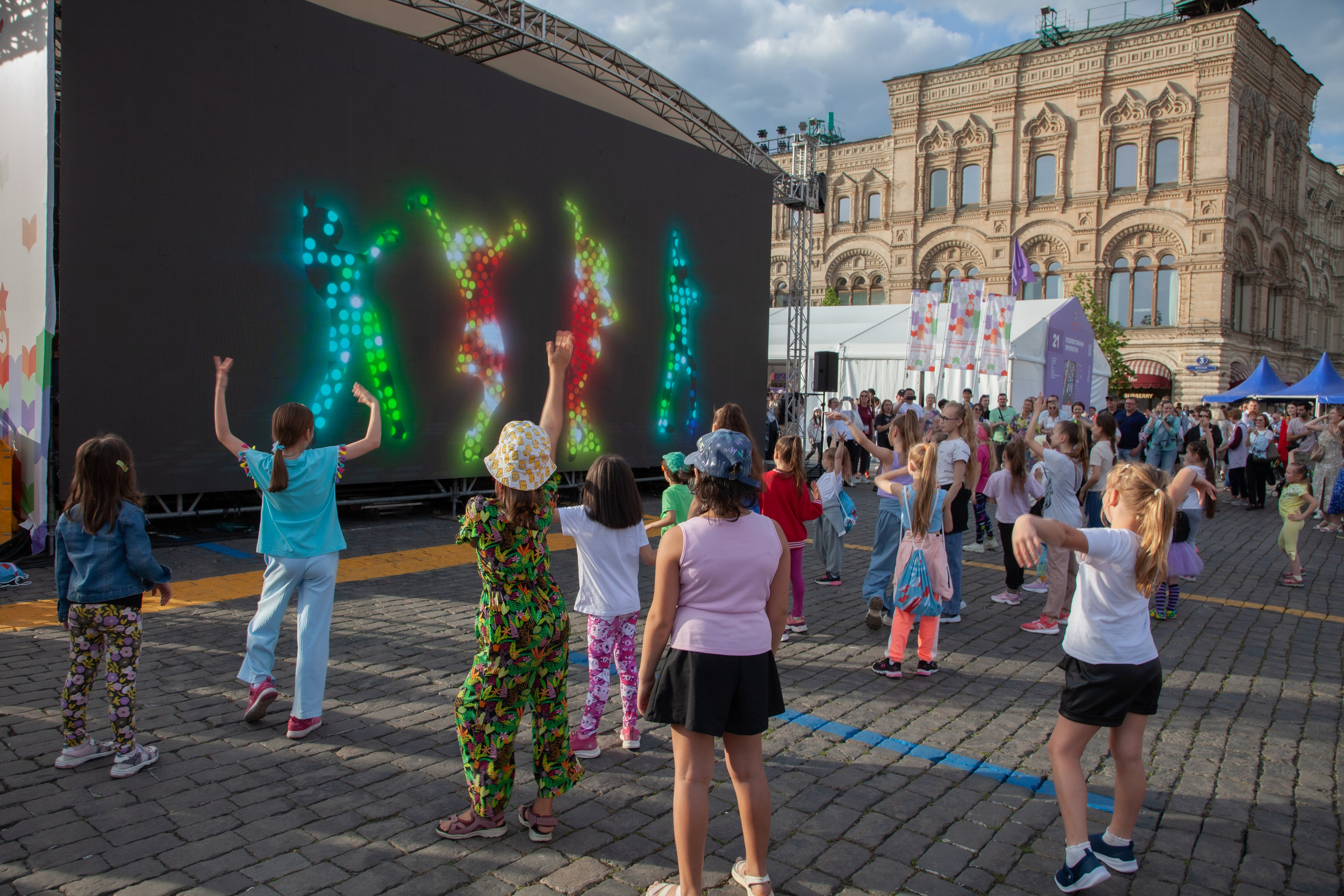 — Книжный фестиваль 2024 (флешмоб). Фотограф | Москва