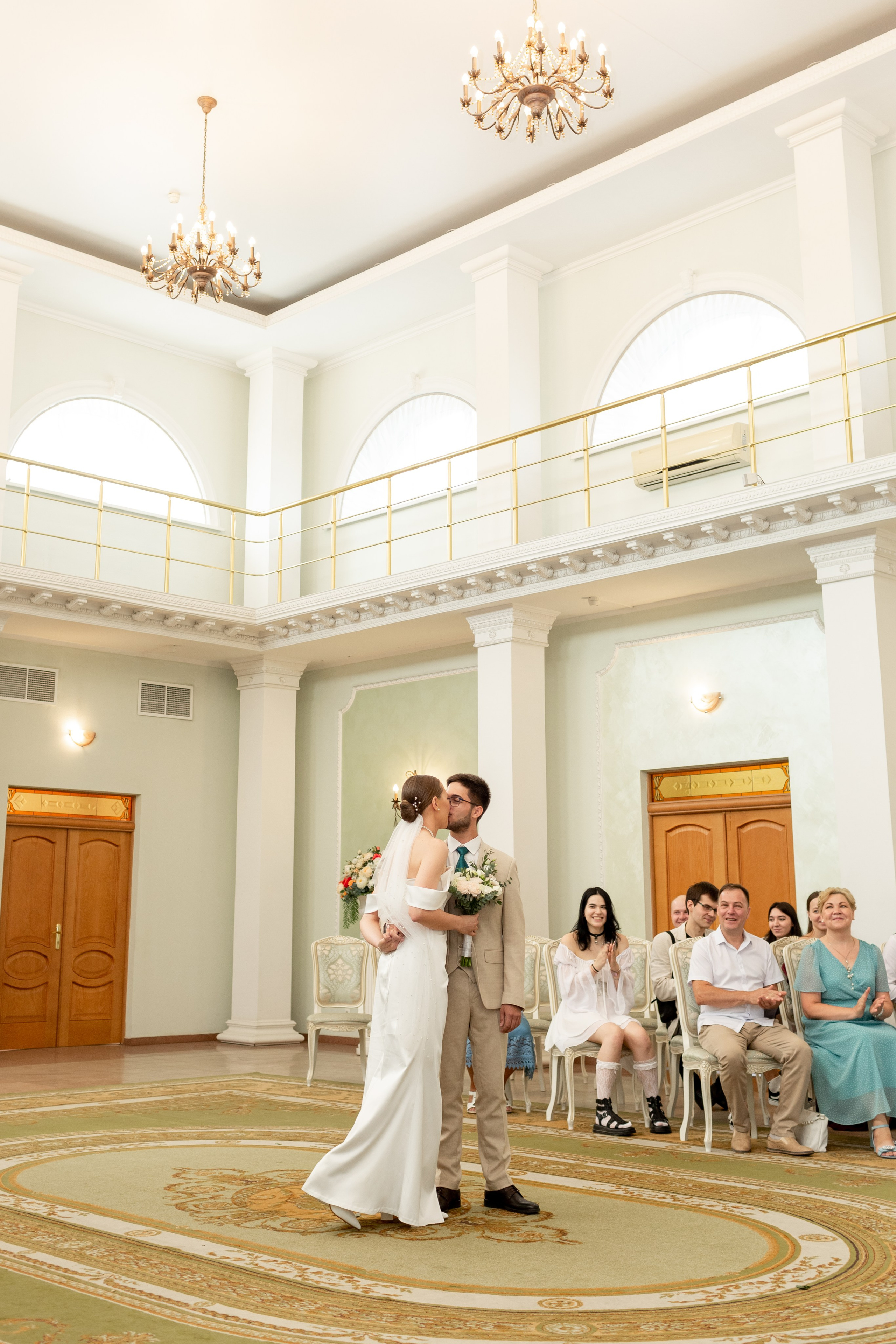 Свадебная фотопрогулка у Лахты. Свадебный фотограф Кирилл Белый