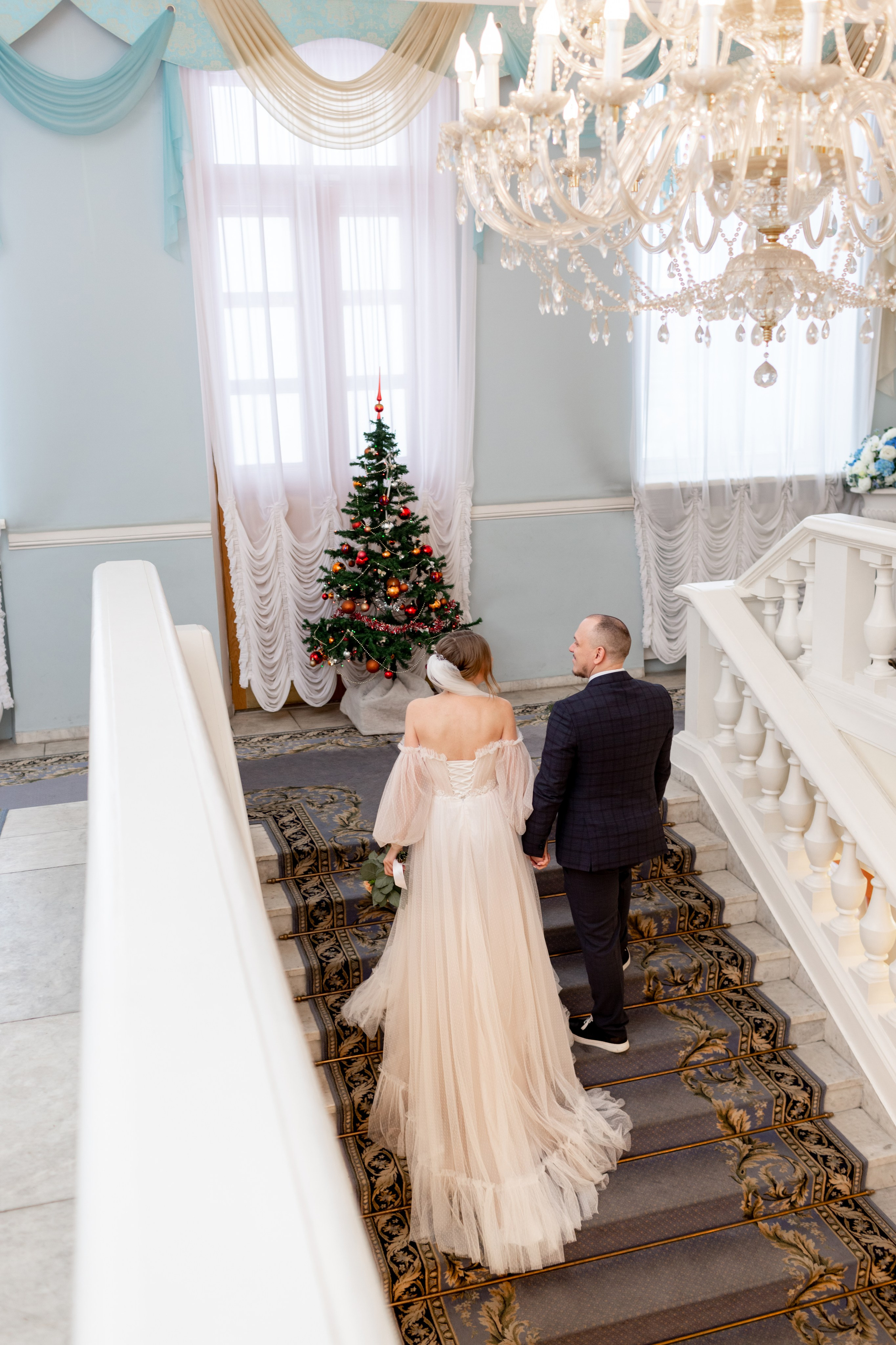 Фотосессия в ЗАГСе Кировского района Санкт-Петербурга зимой