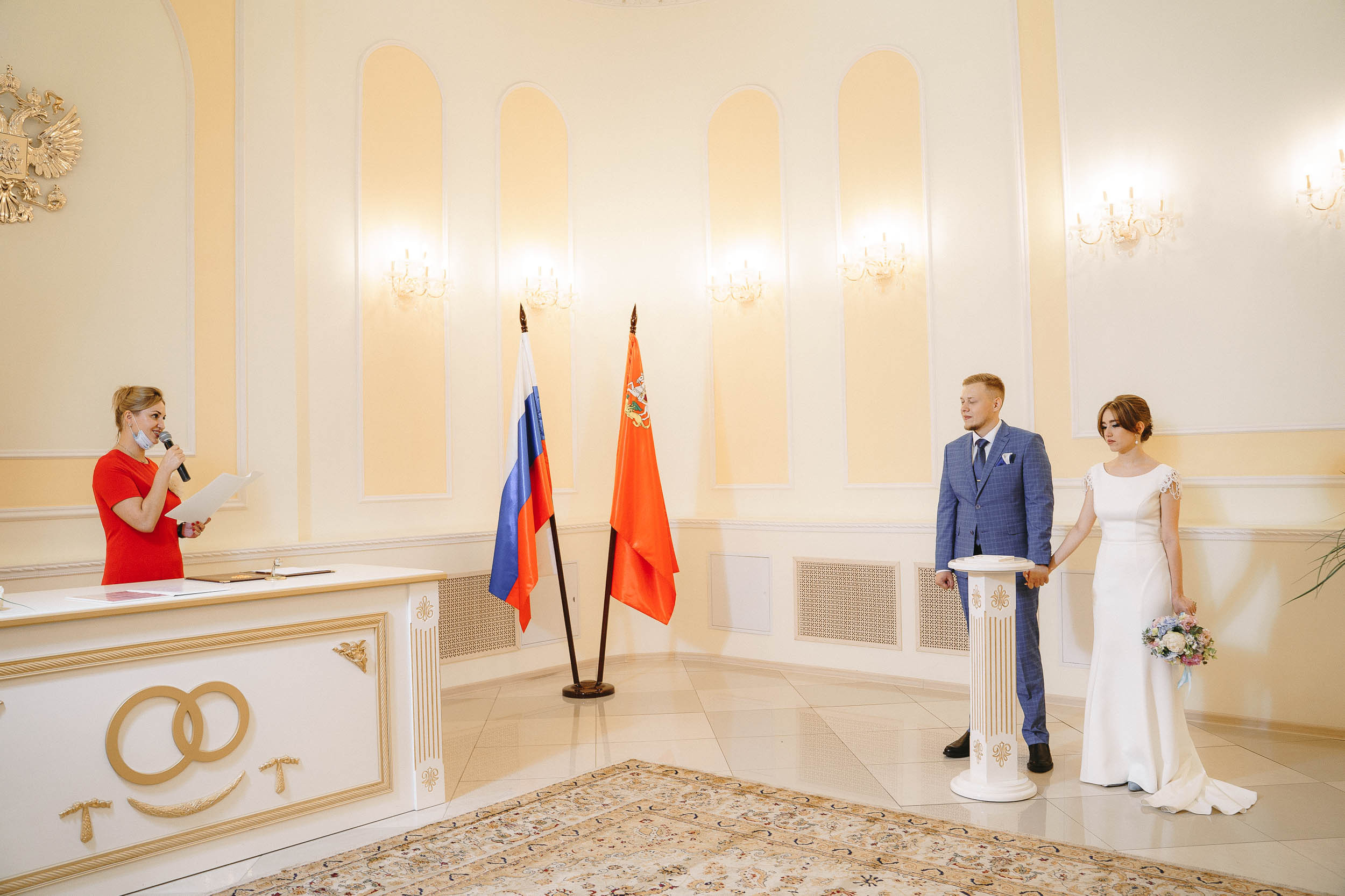 Свадебная фотосессия в ЗАГС города Королев (Московская область)