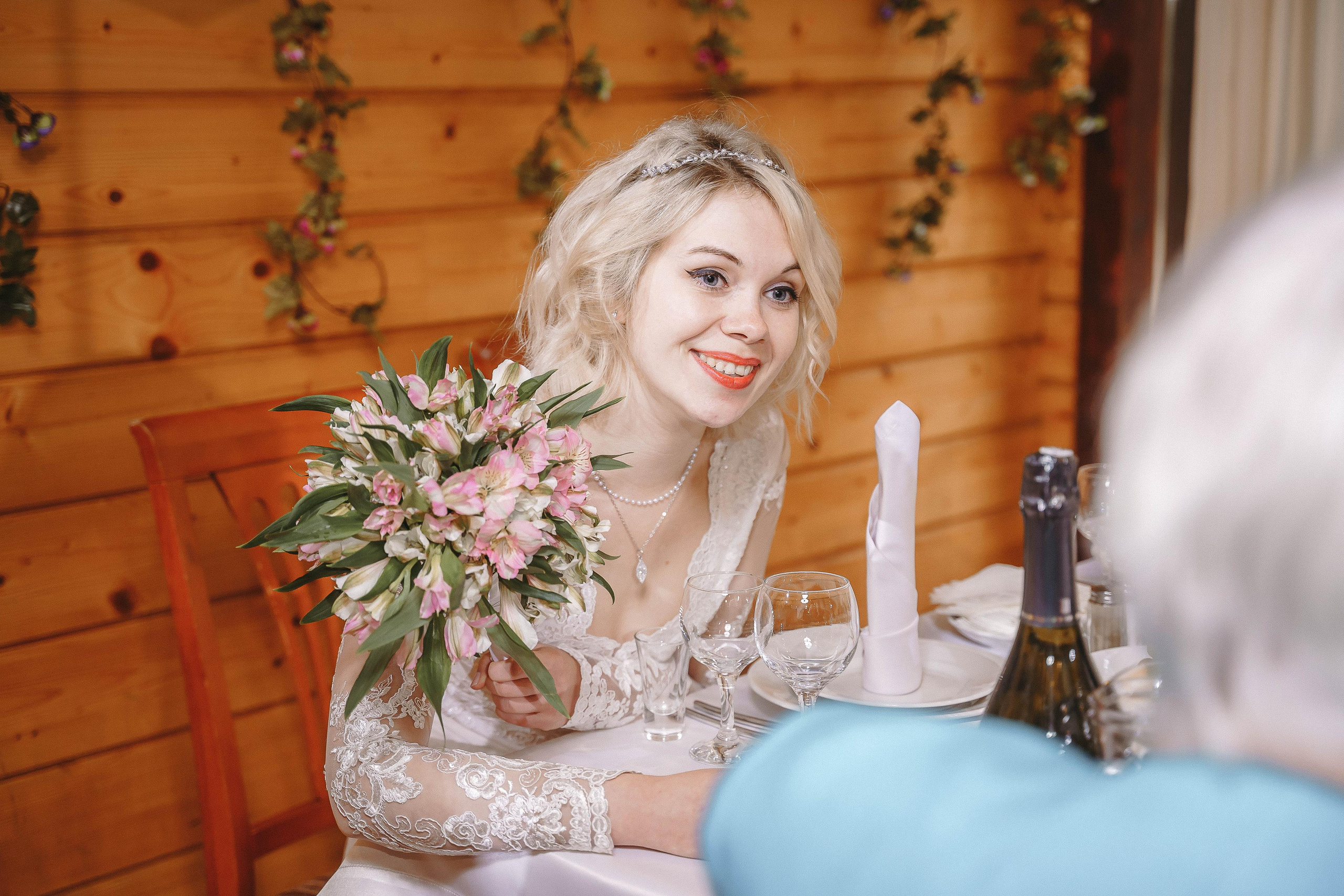 Свадебная фотосессия в ЗАГС города Королев (Московская область)