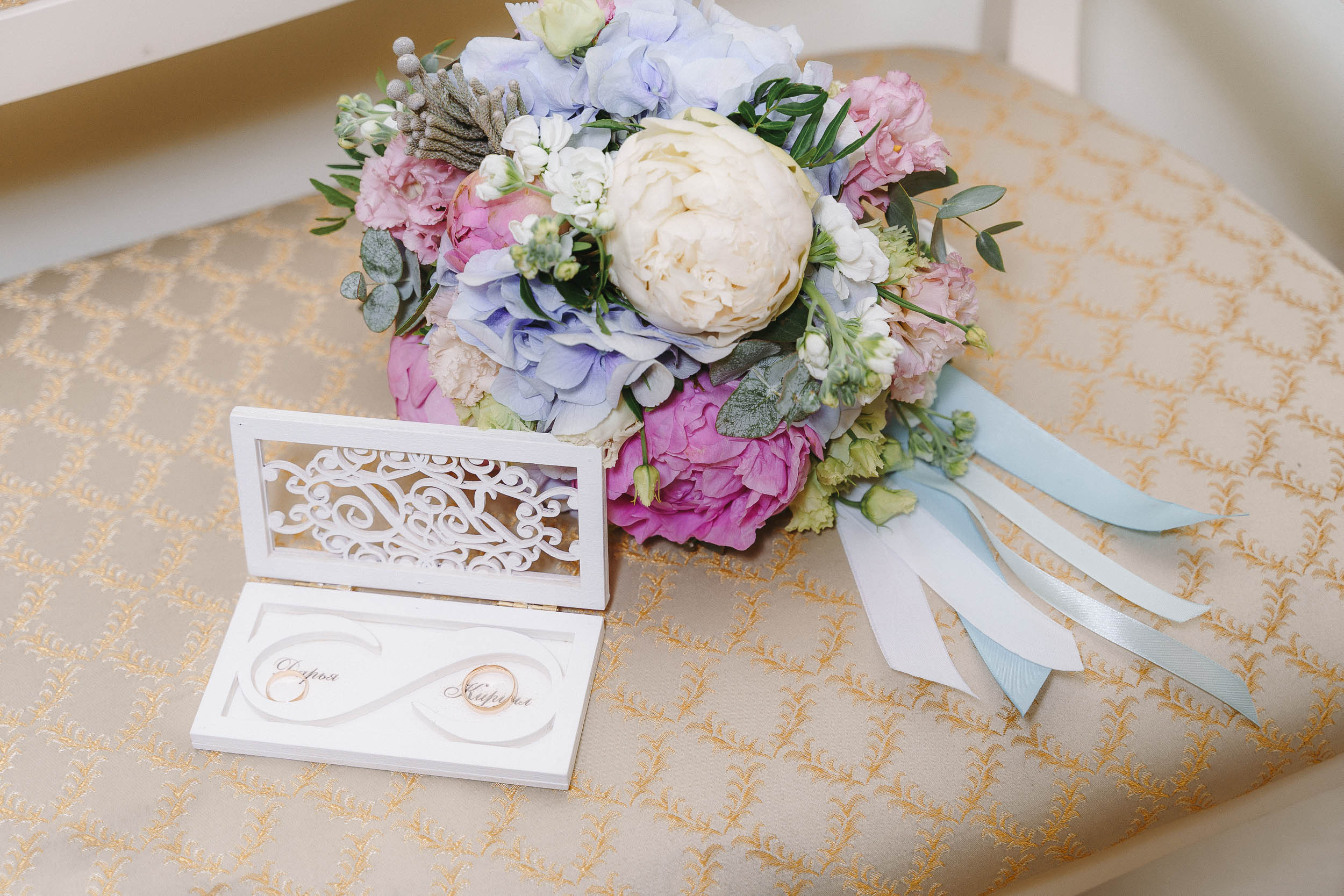 Свадебная фотосессия в ЗАГС города Королев (Московская область)