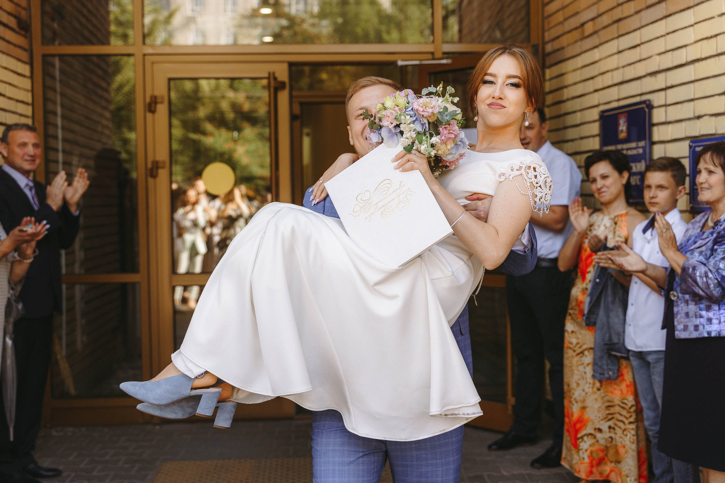 Свадебная фотосессия в ЗАГС города Королев (Московская область)