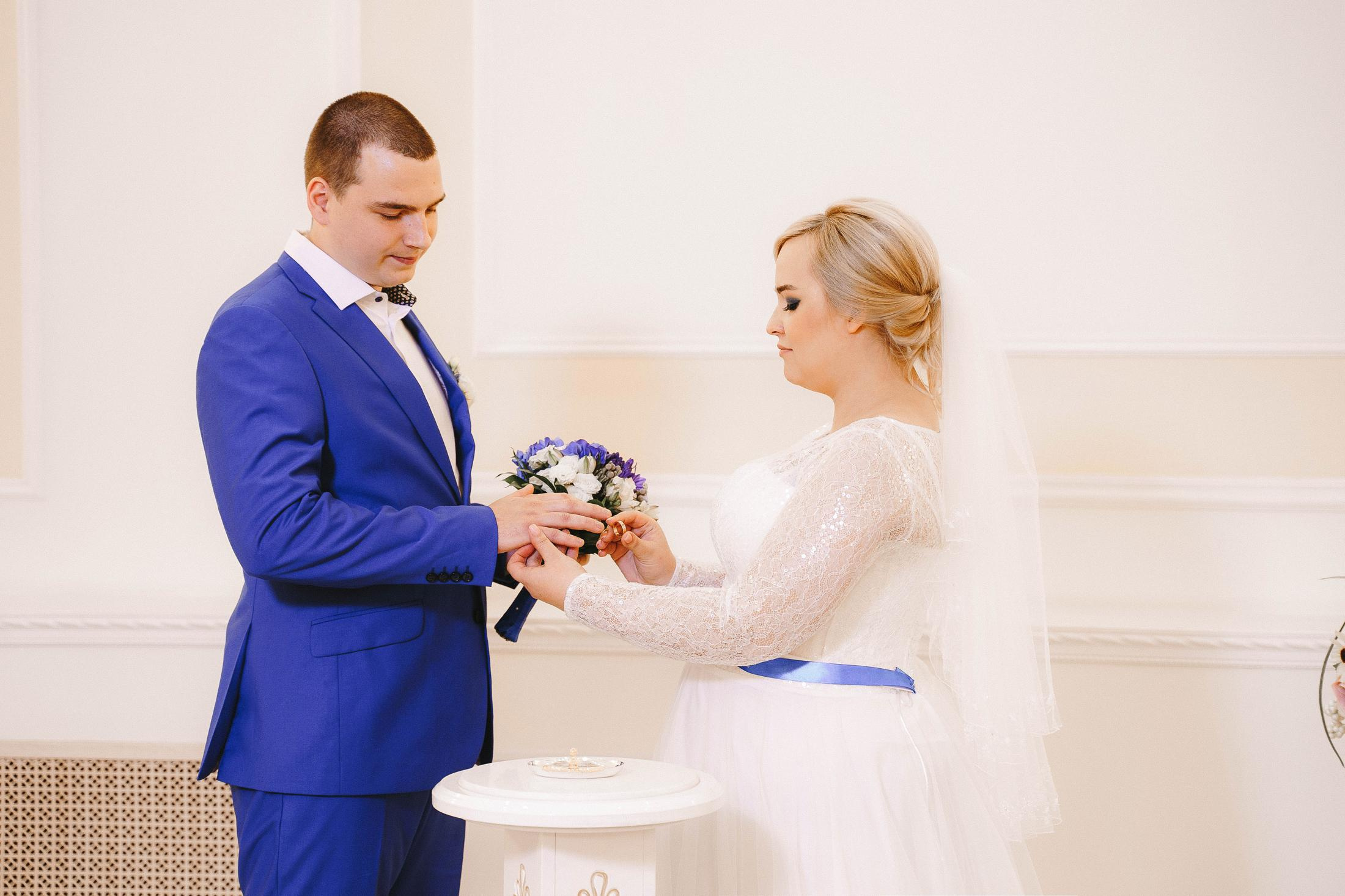 Свадебная фотосессия в ЗАГС города Королев (Московская область)