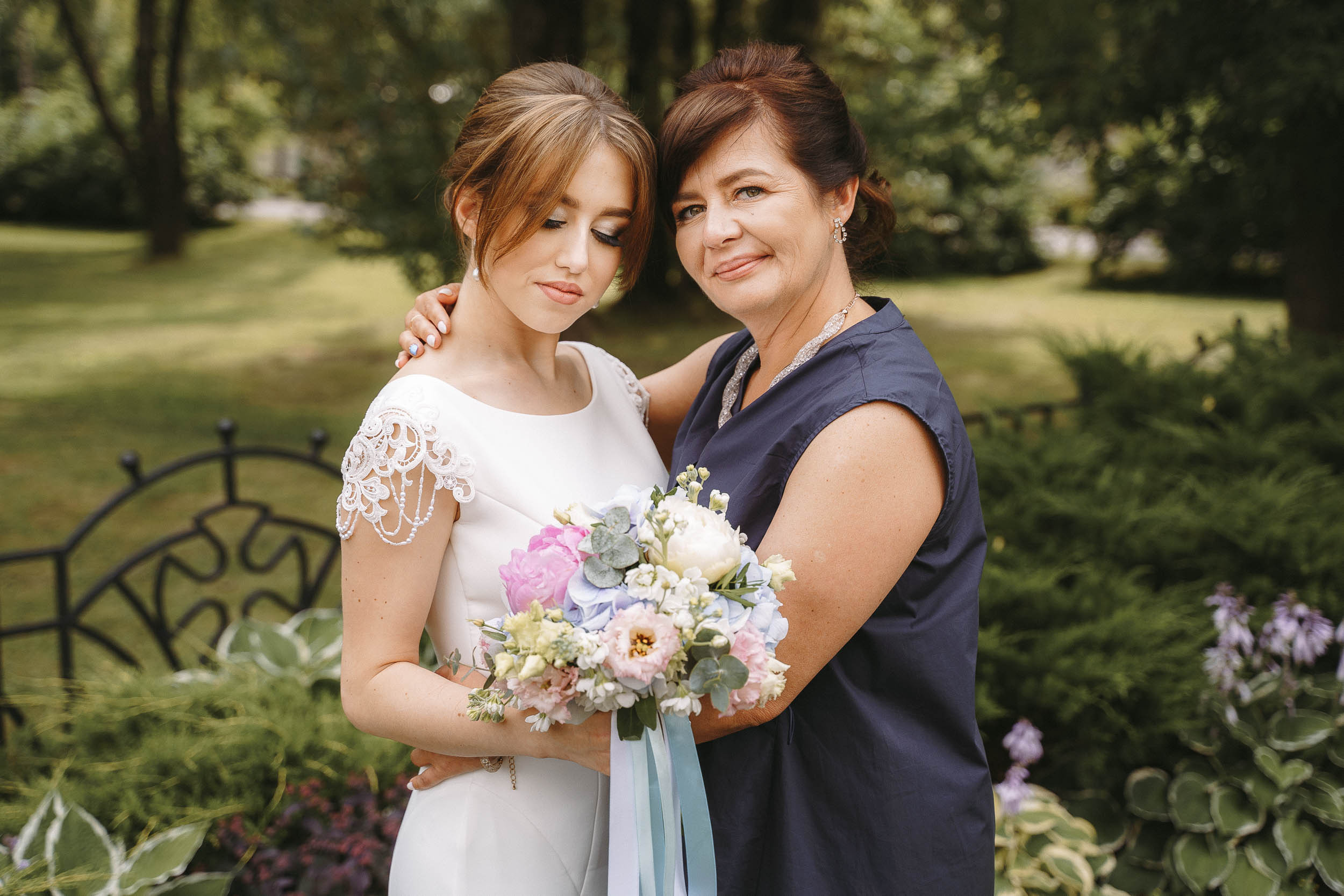 Свадебная фотосессия в ЗАГС города Королев (Московская область)