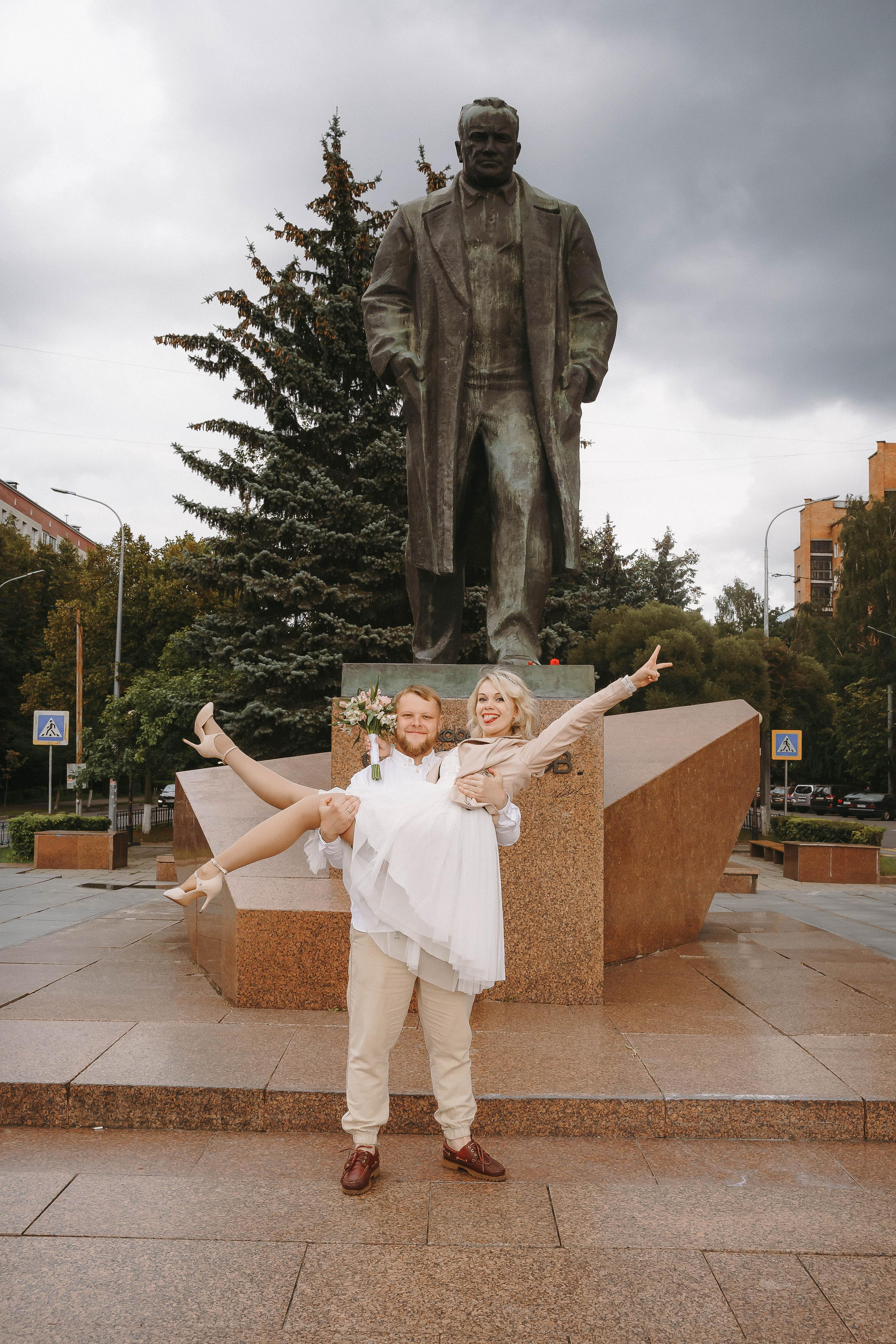 Свадебная фотосессия в ЗАГС города Королев (Московская область)