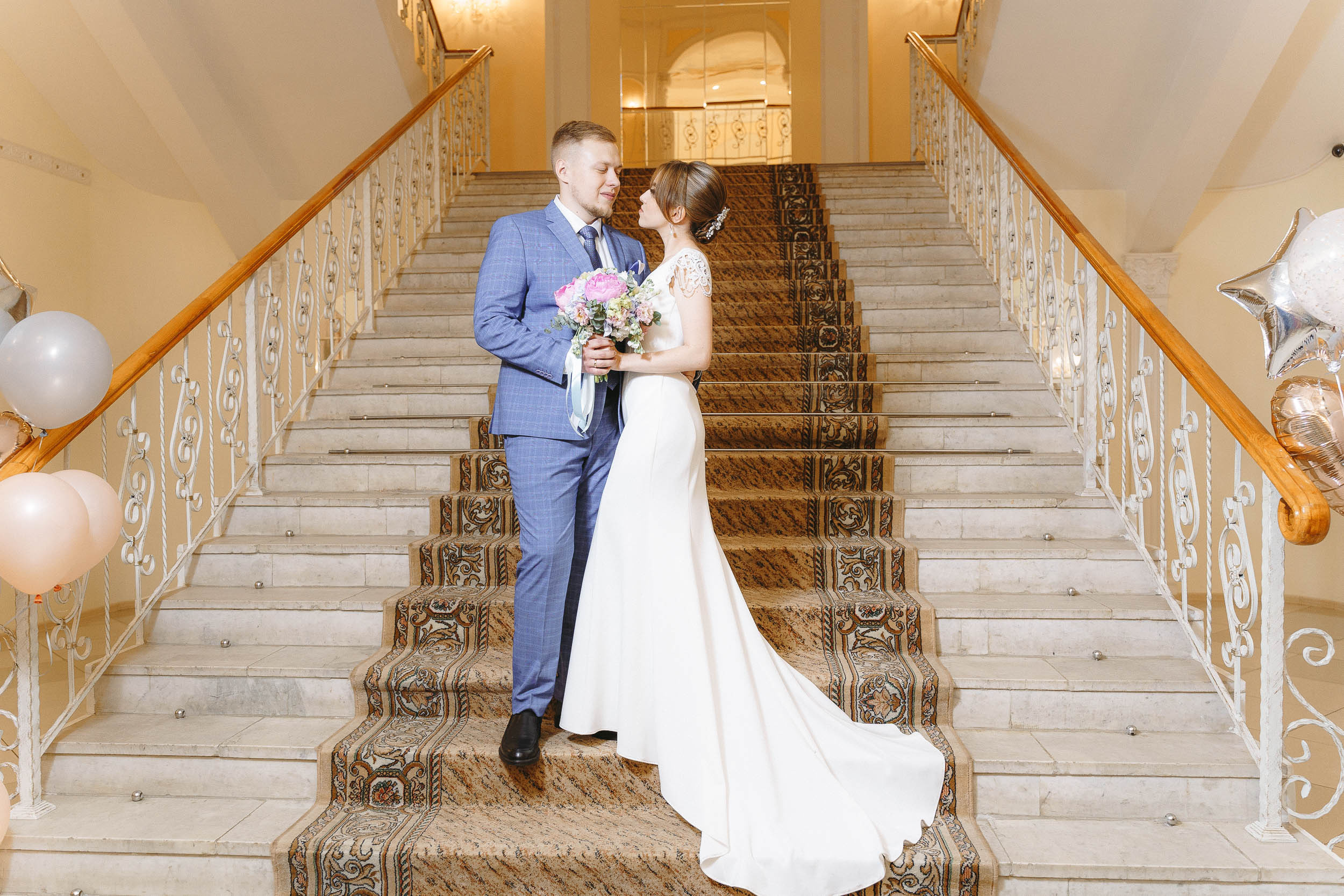 Свадебная фотосессия в ЗАГС города Королев (Московская область)